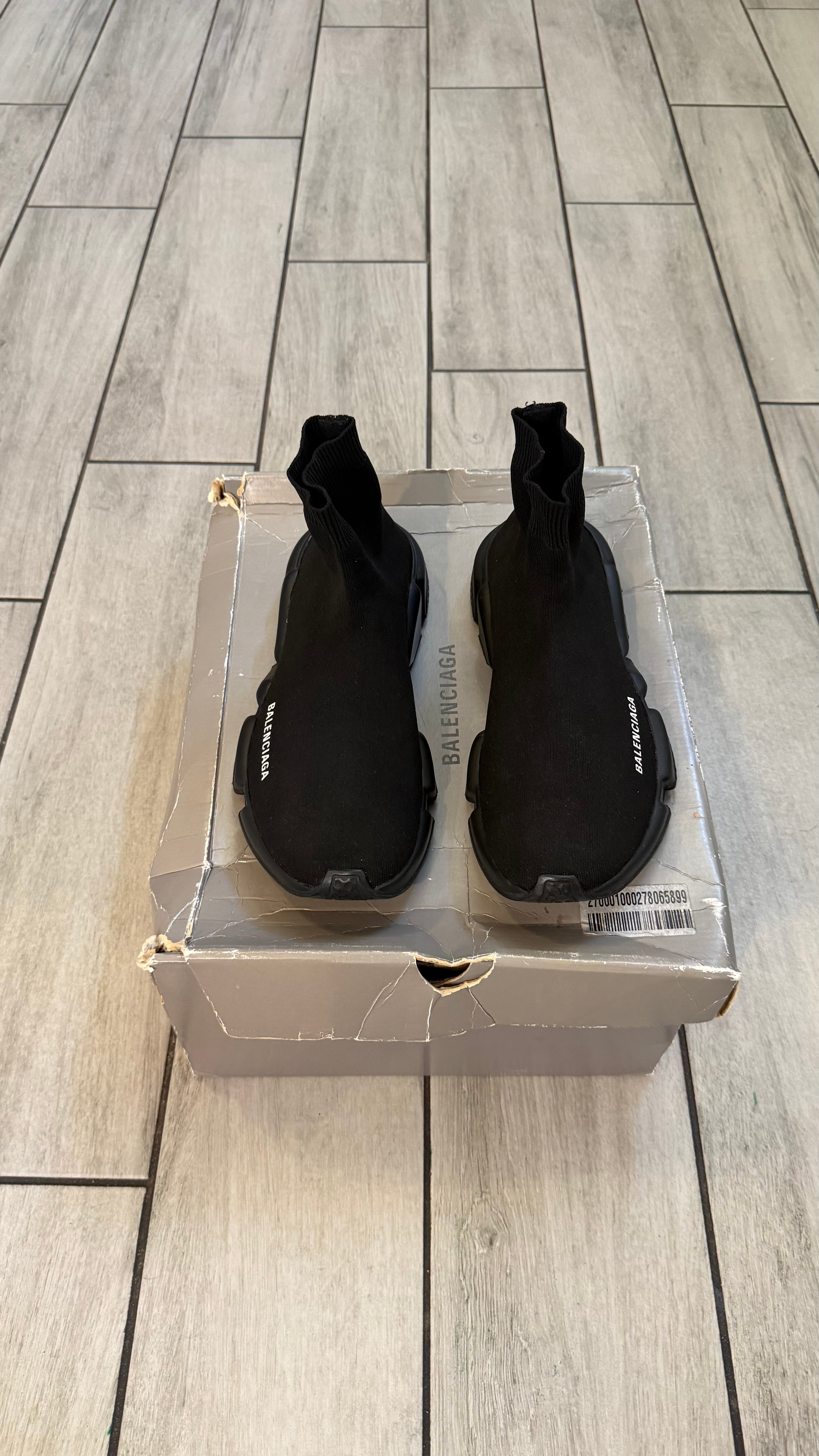 Balenciaga speed trainer (size 40EU - 7.5/8US)