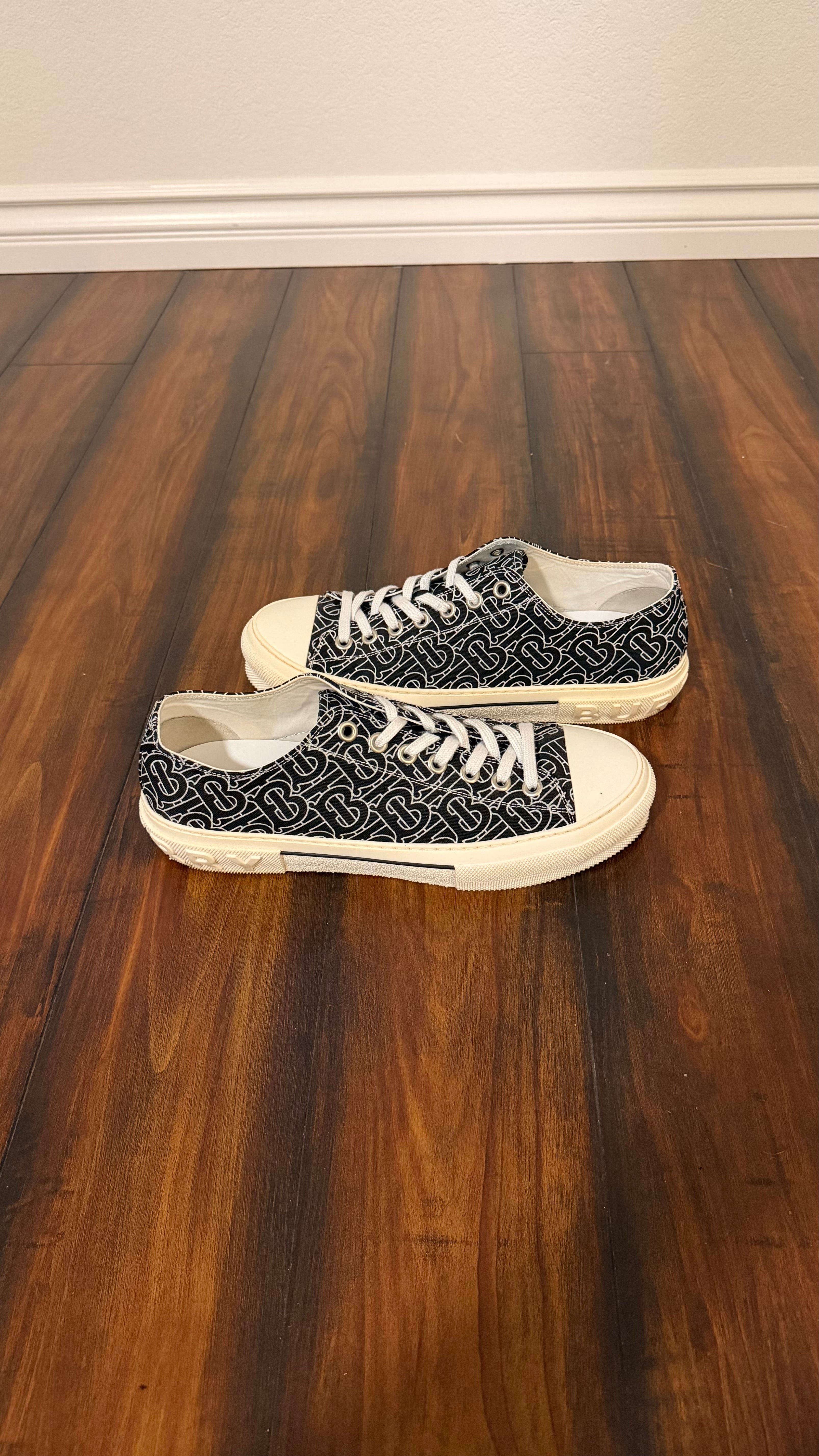 Burberry chuck monogram (size 45EU - 12US)