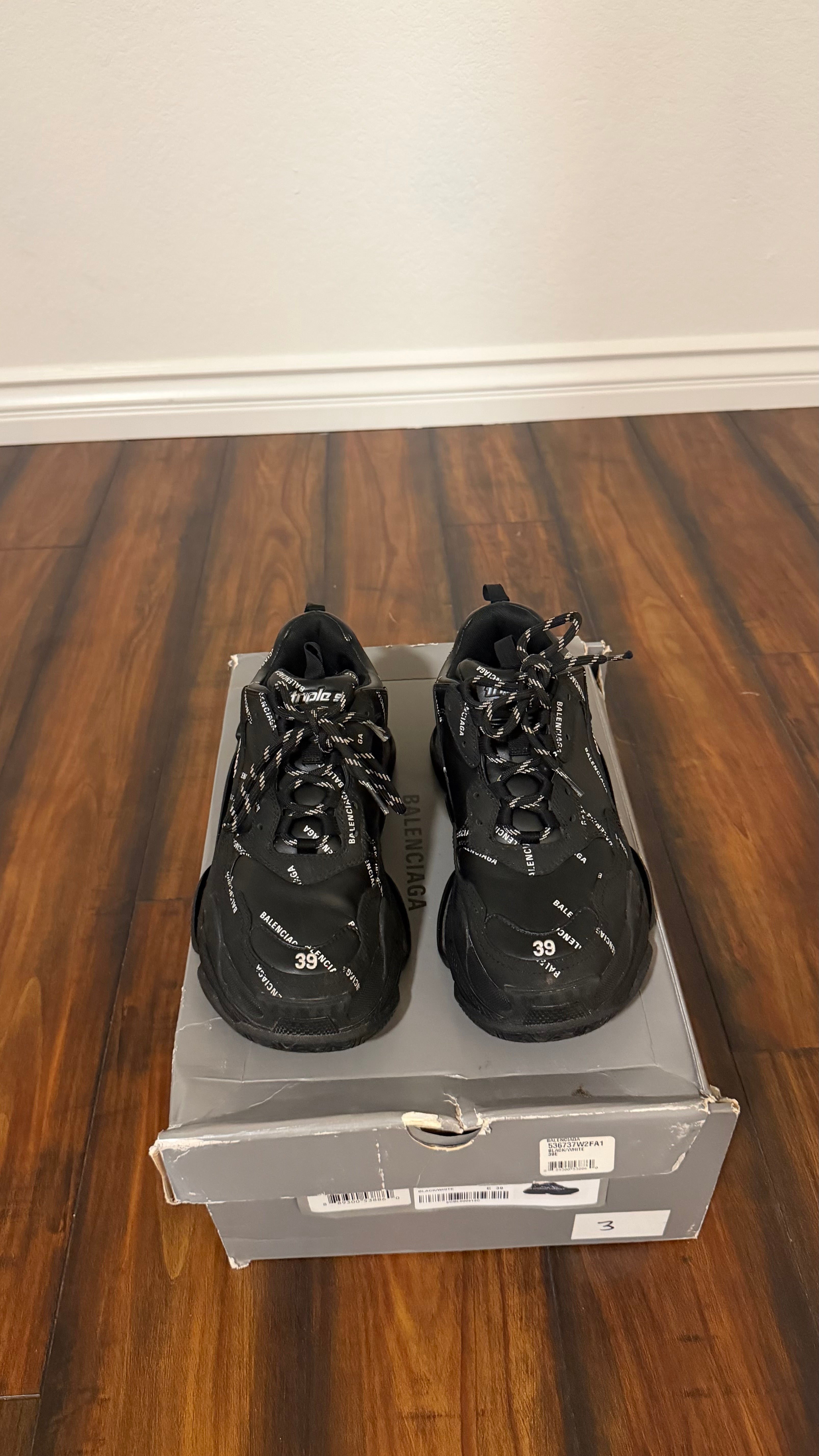 Balenciaga triple s sneakers (size 39EU - 6US)