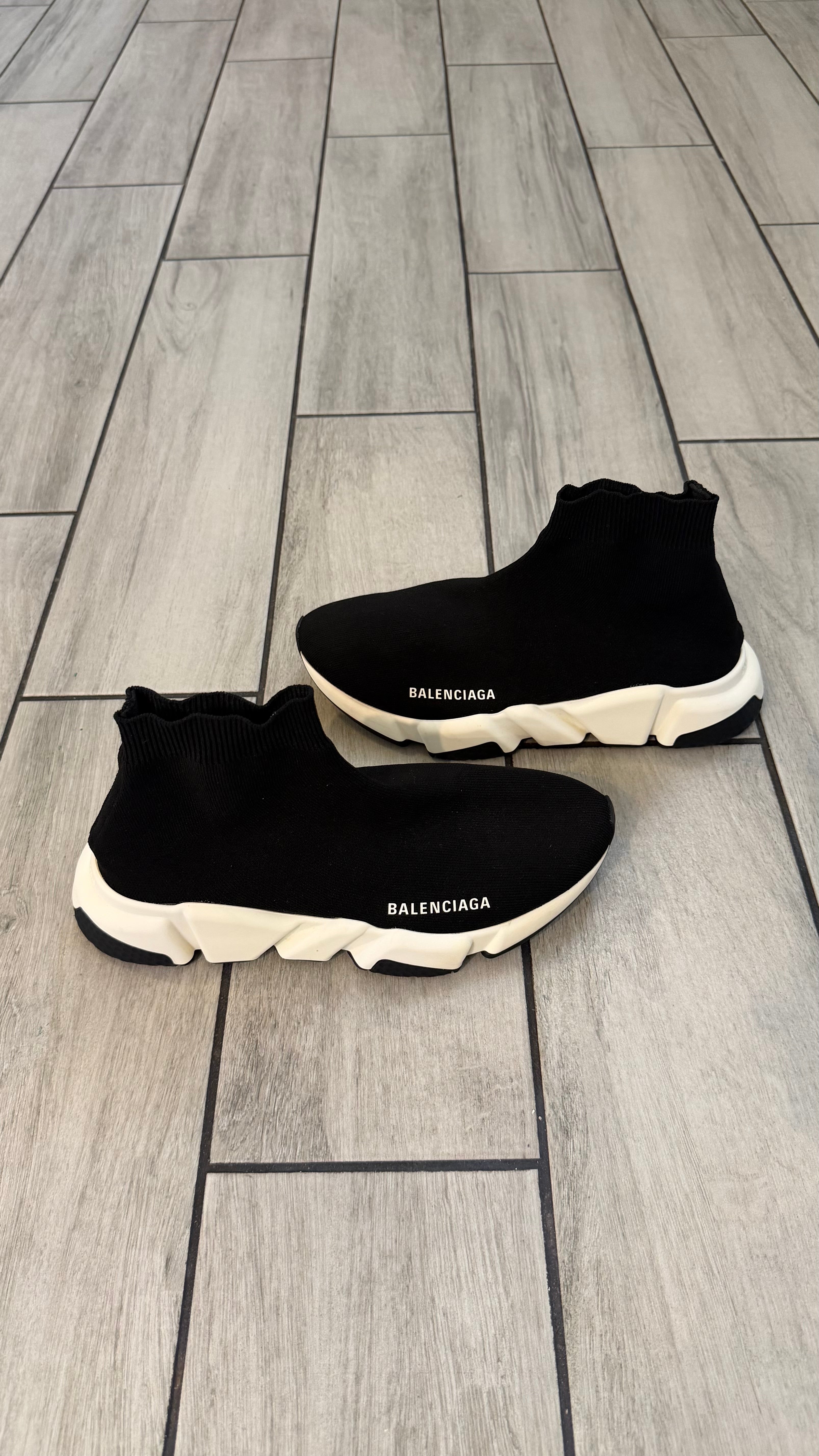 Balenciaga speed trainer (size 39EU - 7.5US)