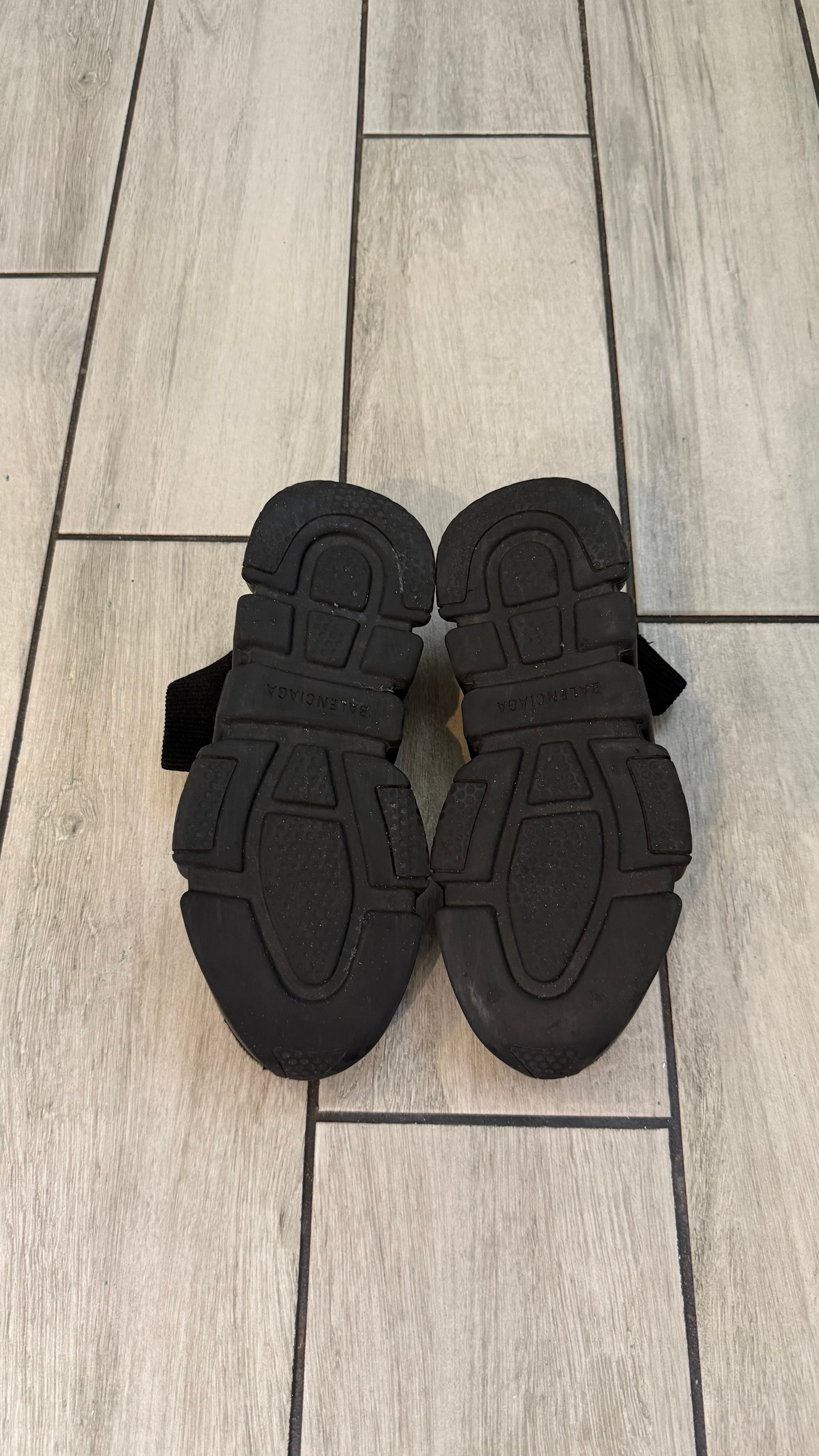 Balenciaga speed trainer (size 36EU - 6W - 4.5youth)