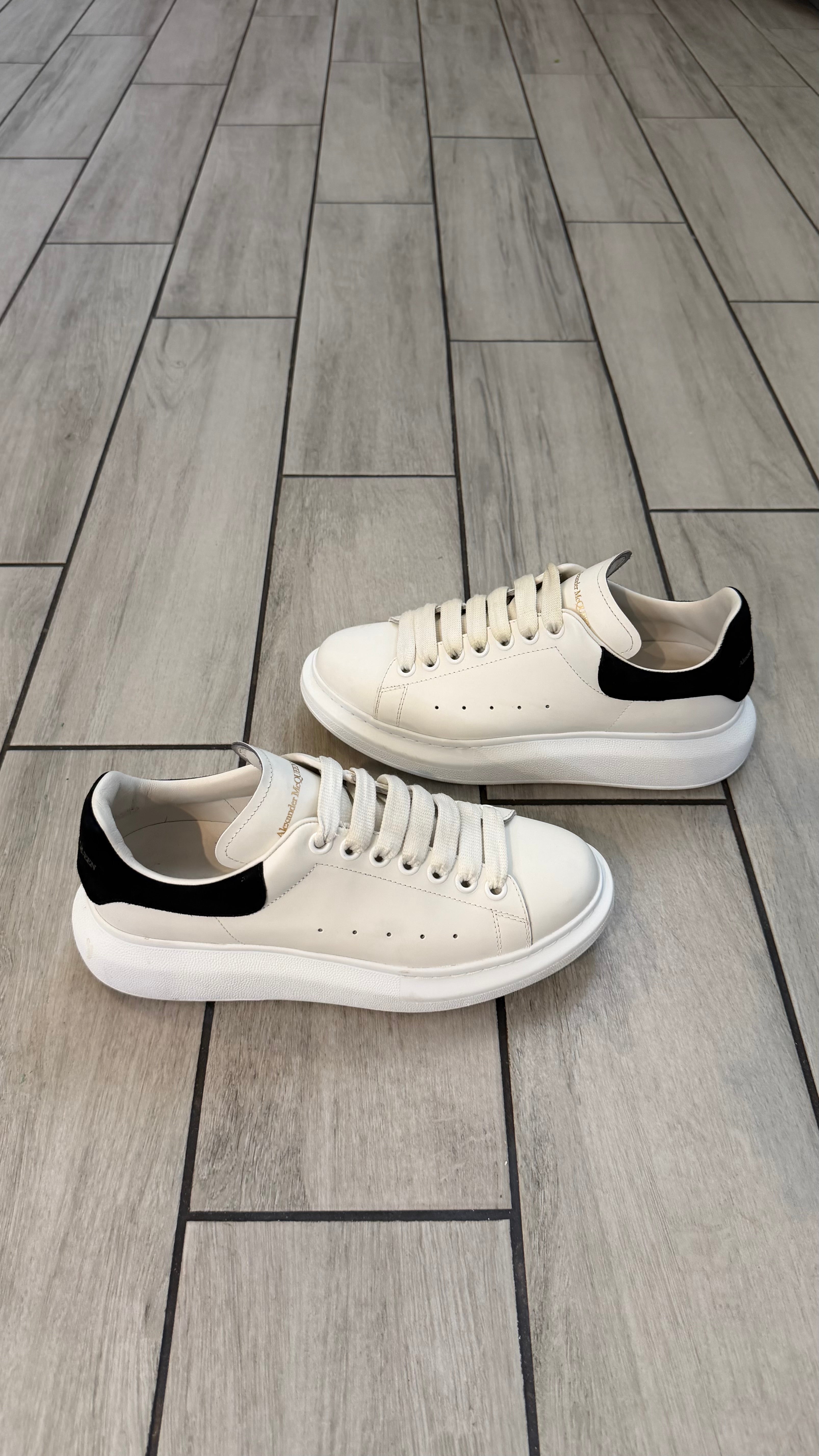 Alexander McQueen (size 39.5EU - 7.5US)