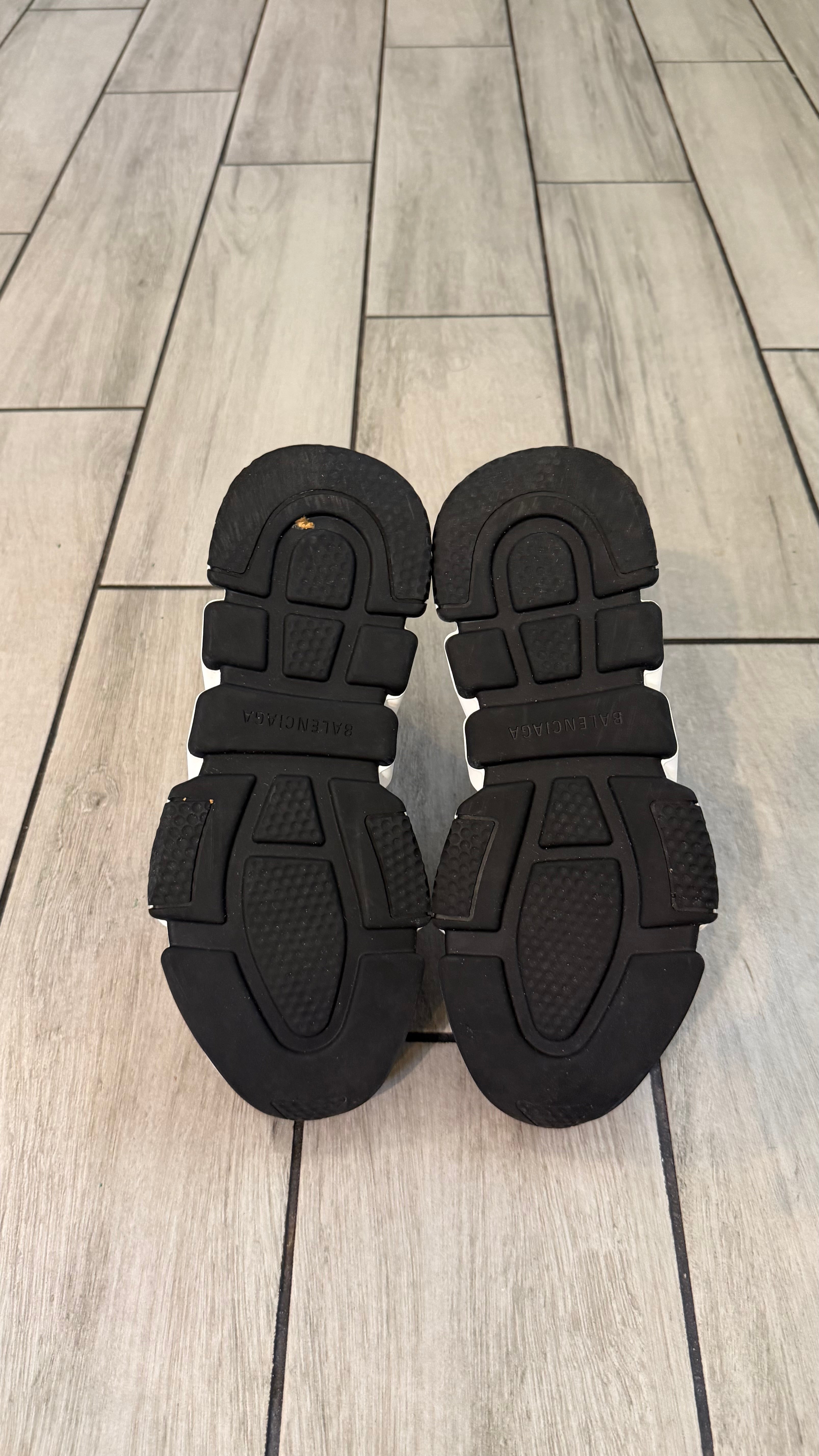 Balenciaga speed trainer (size 38EU - 8W - 6.5youth)