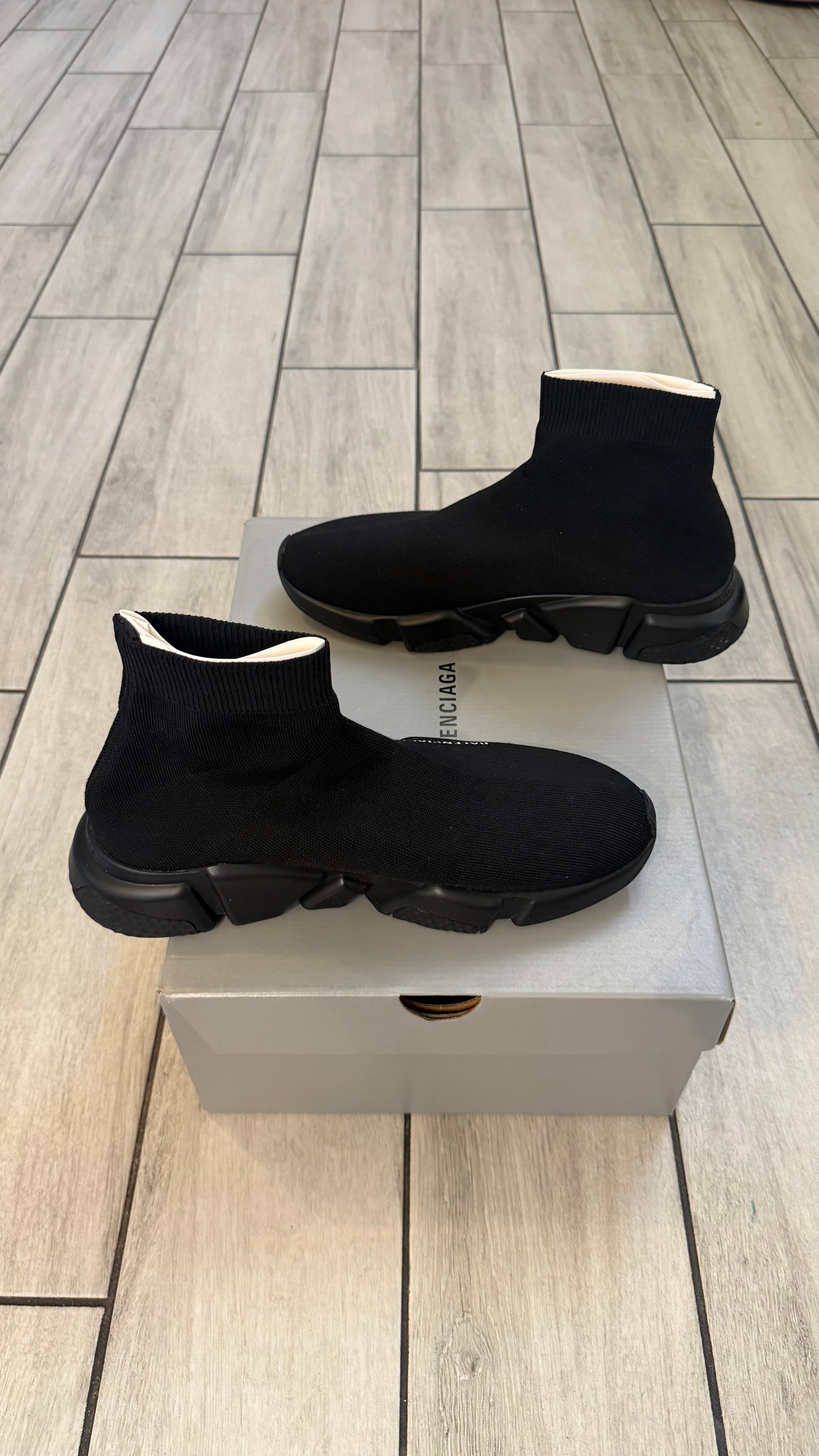 Balenciaga speed trainer (size 41EU - 8.5US)