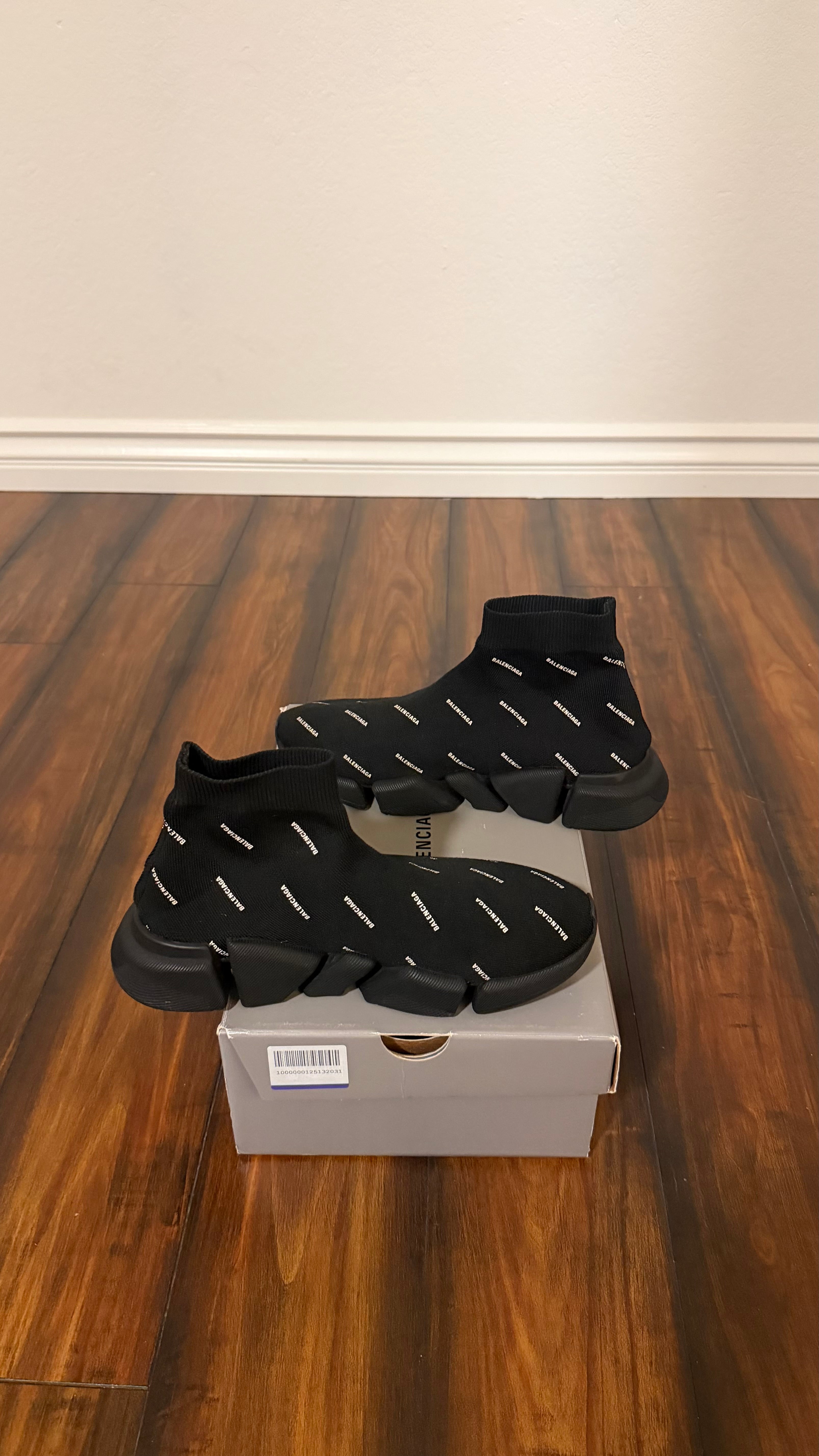 Balenciaga sock speed trainer (size 39EU - 7/7.5US)