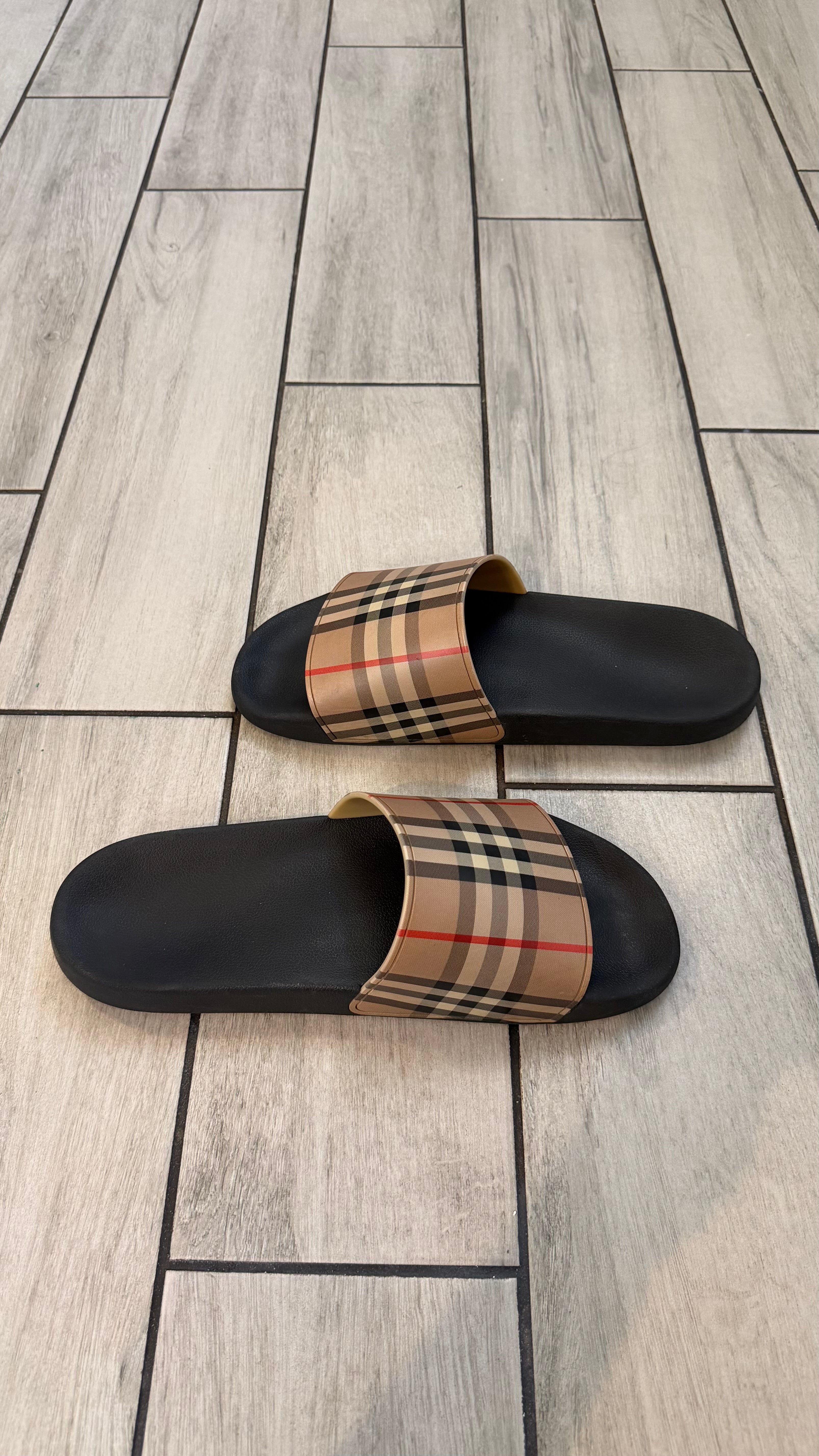 Burberry check slides (size 45EU - 11US)