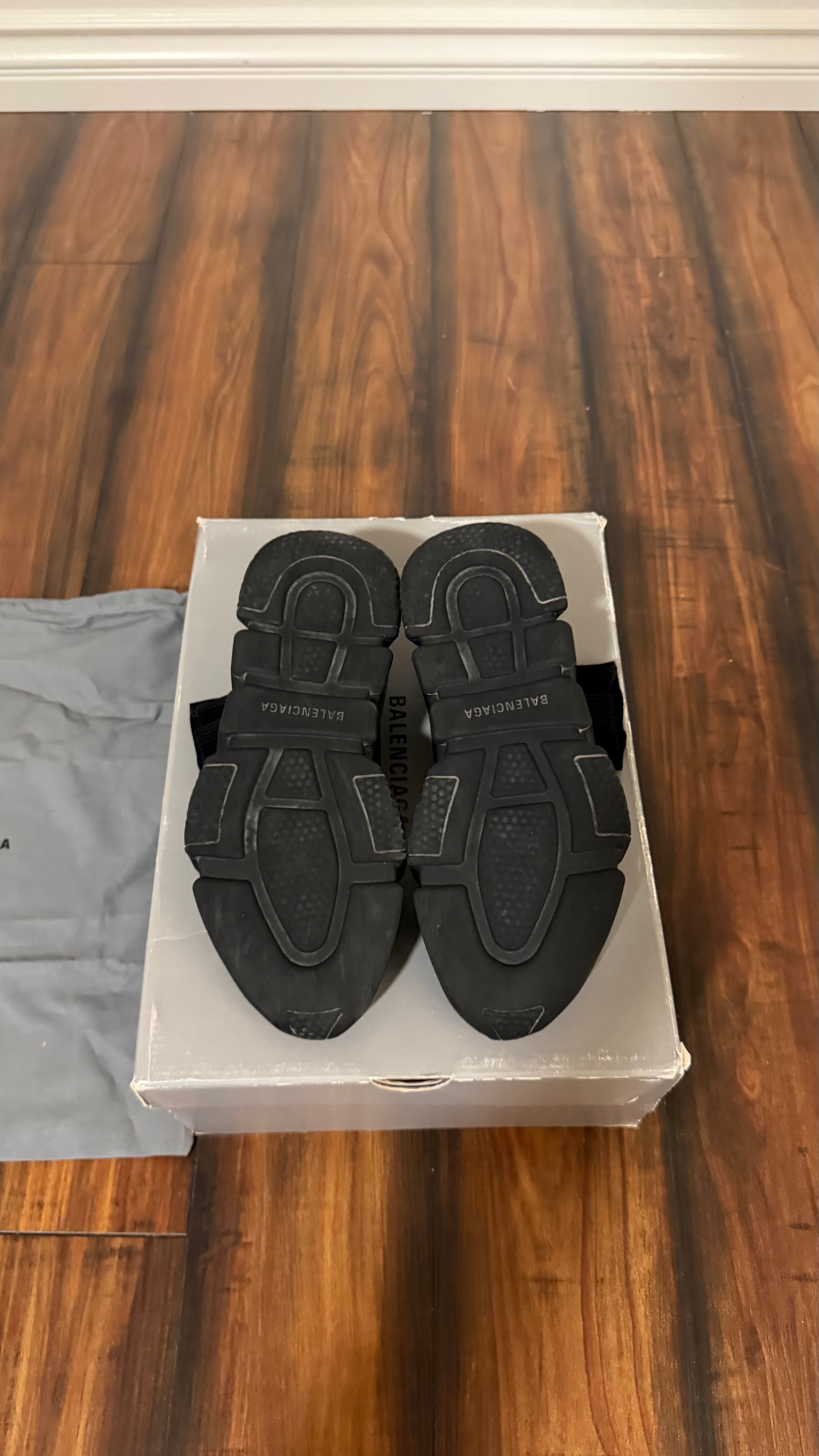 Balenciaga sock speed trainer (size 39EU - 7US)