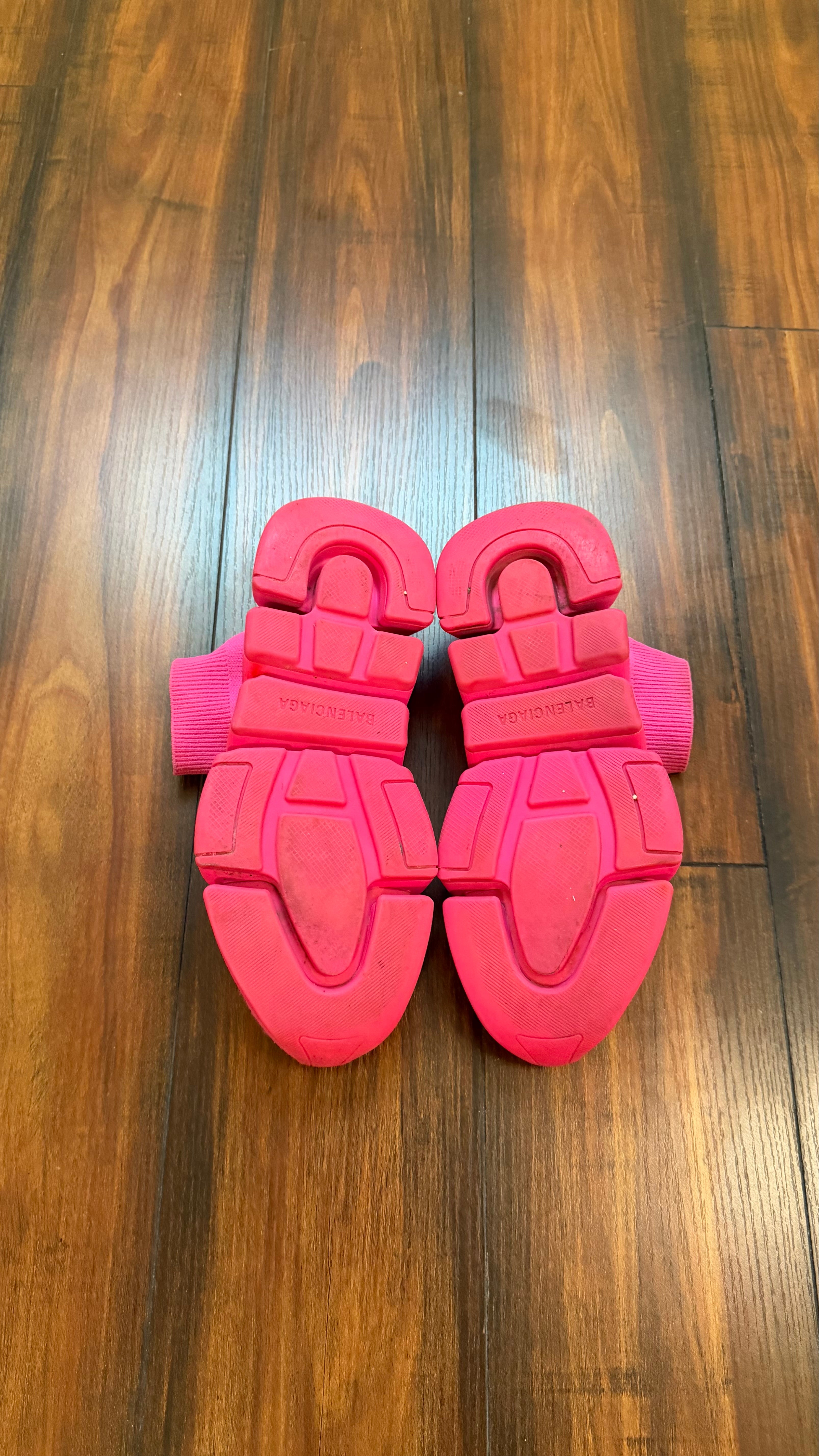 Balenciaga speed trainer (size 37EU - 7W - 5.5youth