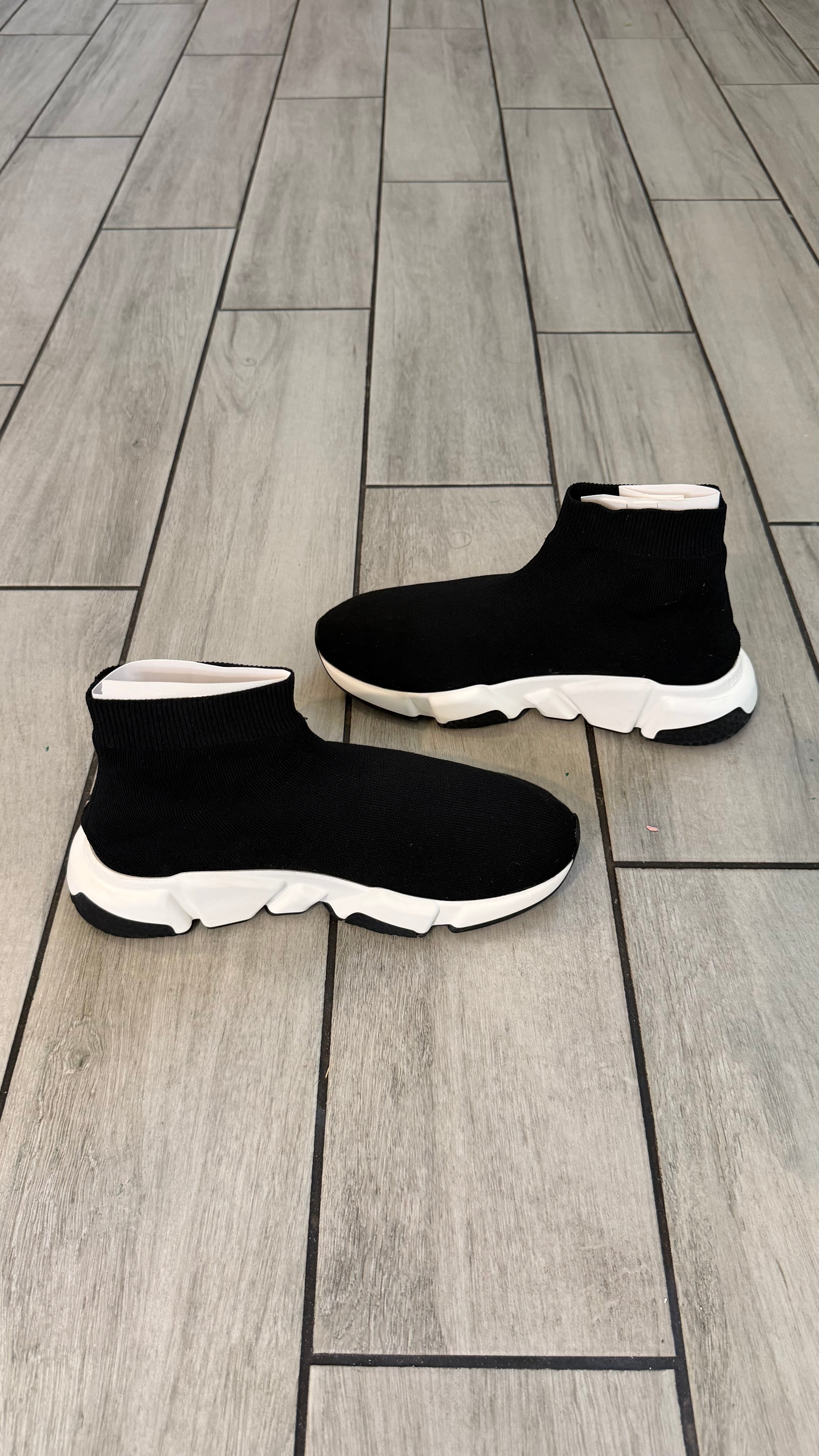 Balenciaga speed trainer (size 38EU - 8W - 6.5youth)
