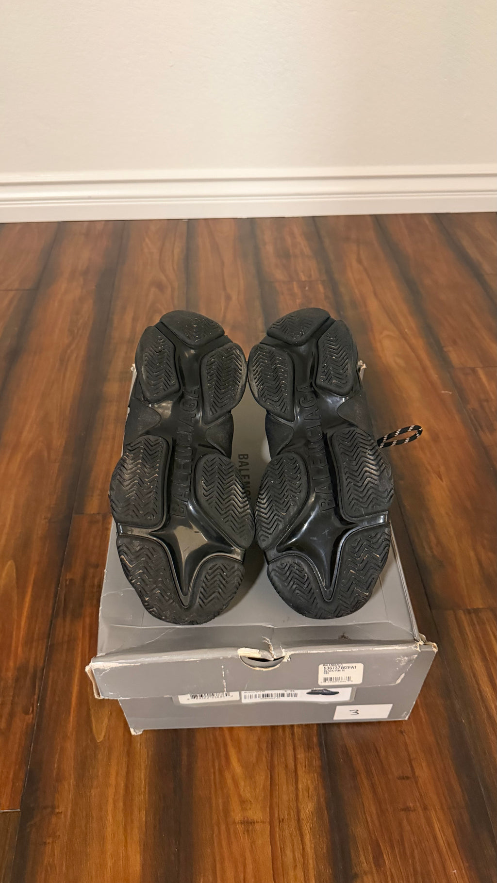 Balenciaga triple s sneakers (size 39EU - 6US)