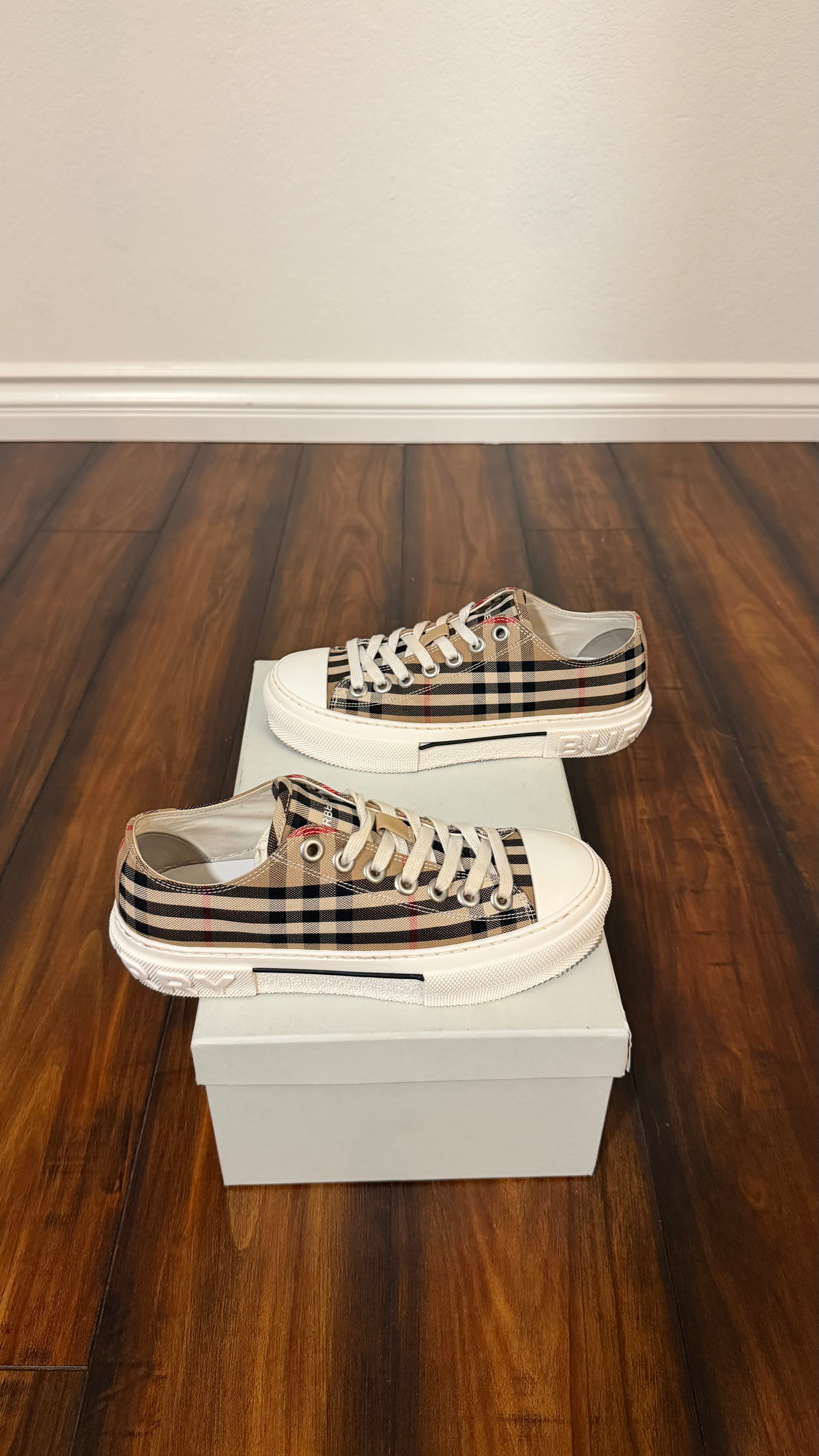 Burberry chuck sneakers (size 36.5EU - 6.5W - 5youth)