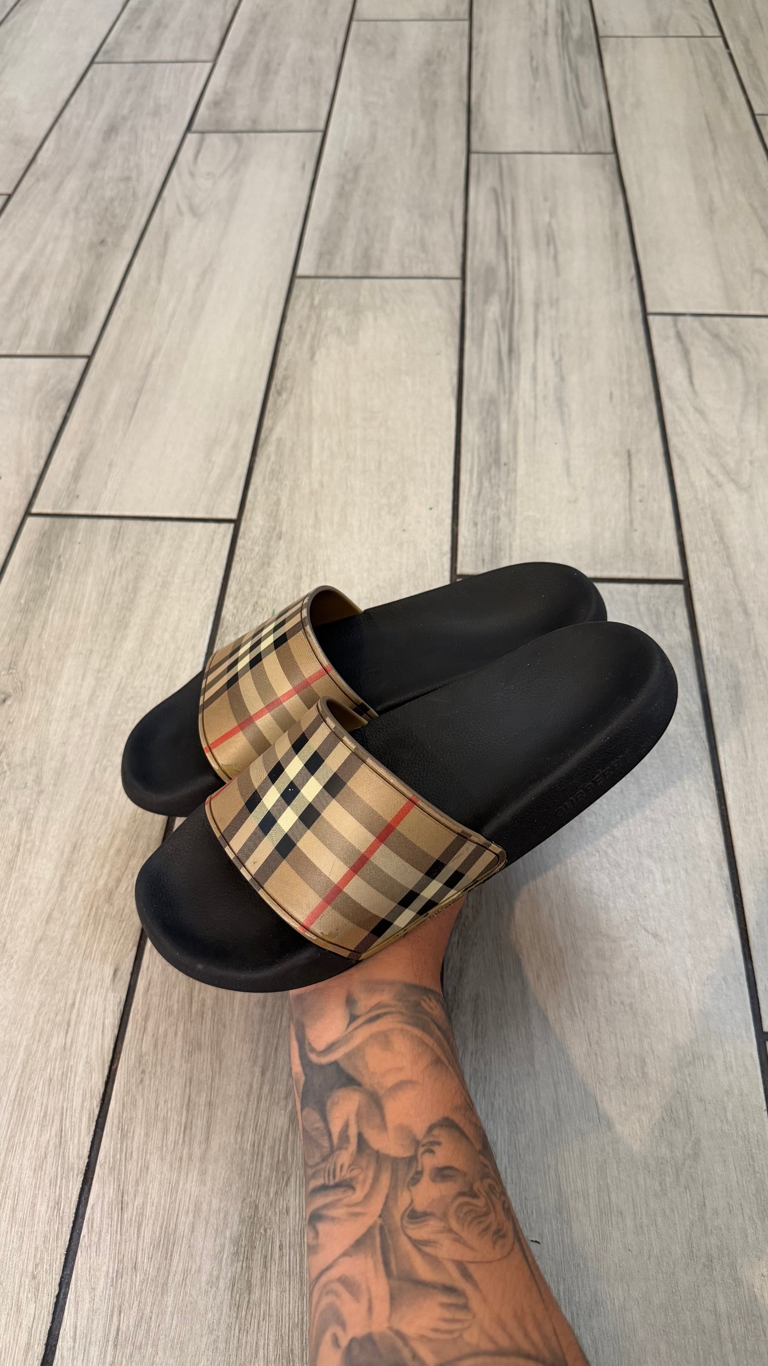 Burberry check slides (size 38EU - 7W - 5.5youth)