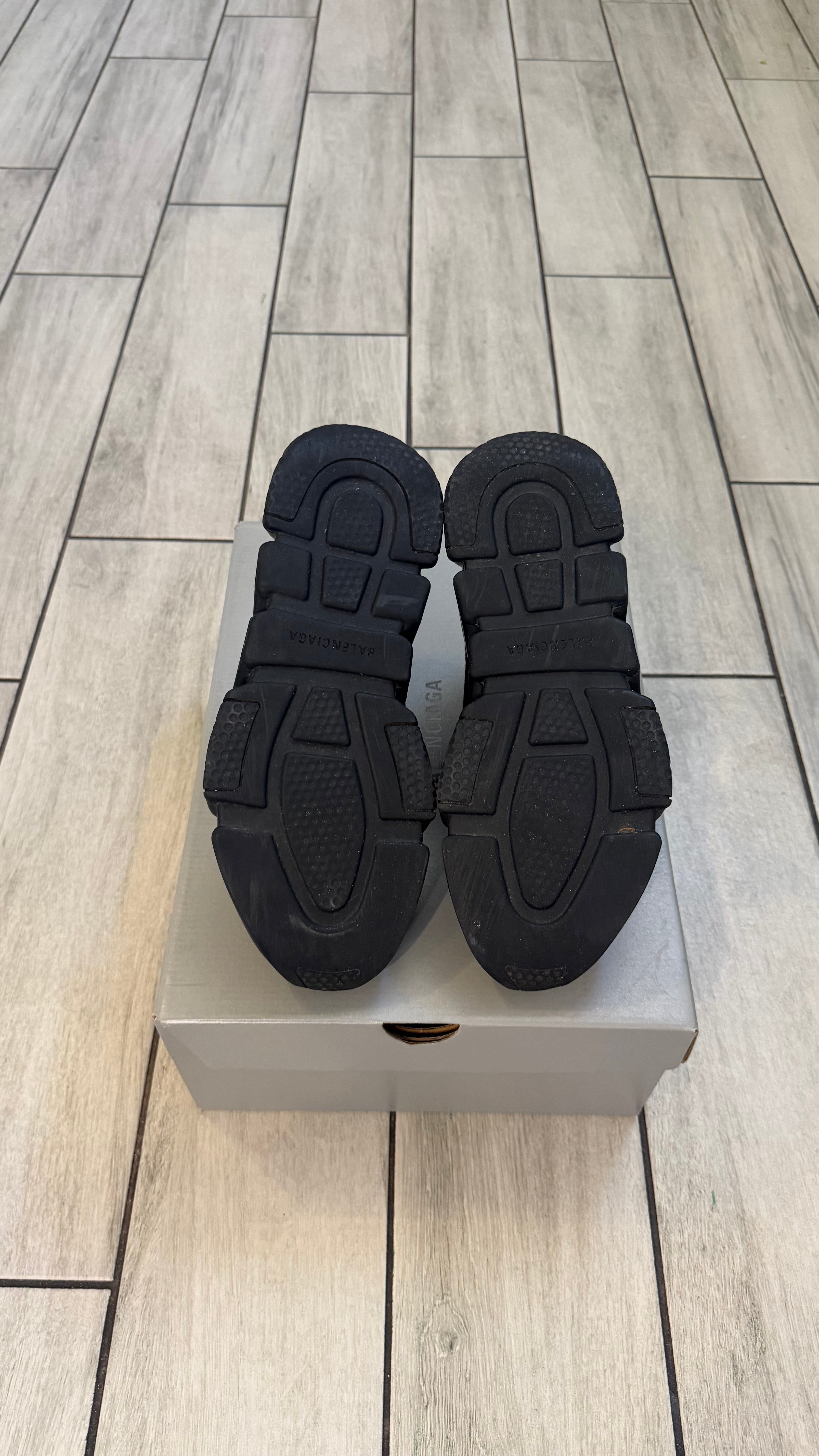 Balenciaga speed trainer (size 41EU - 8.5US)