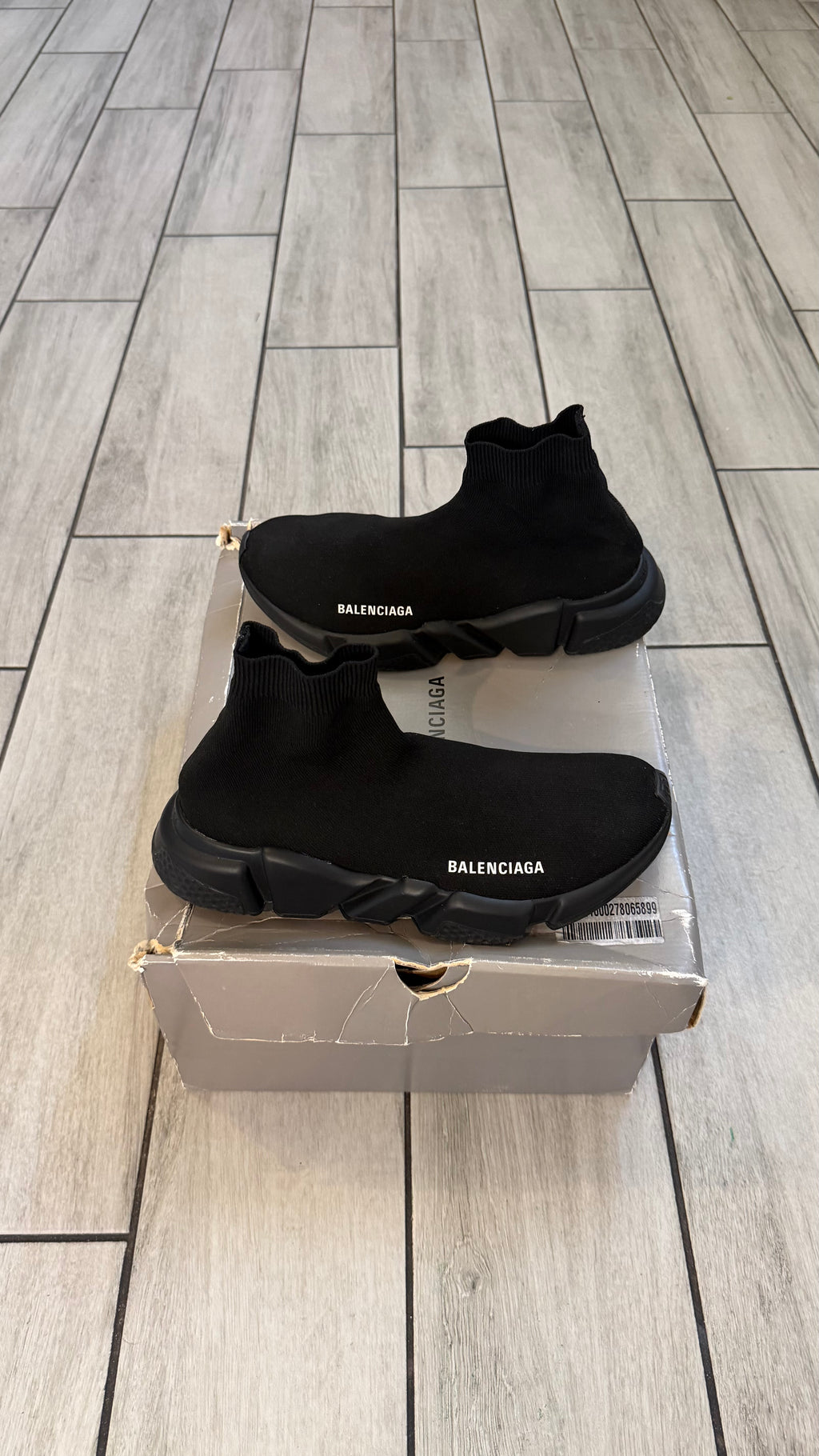 Balenciaga speed trainer (size 40EU - 7.5/8US)