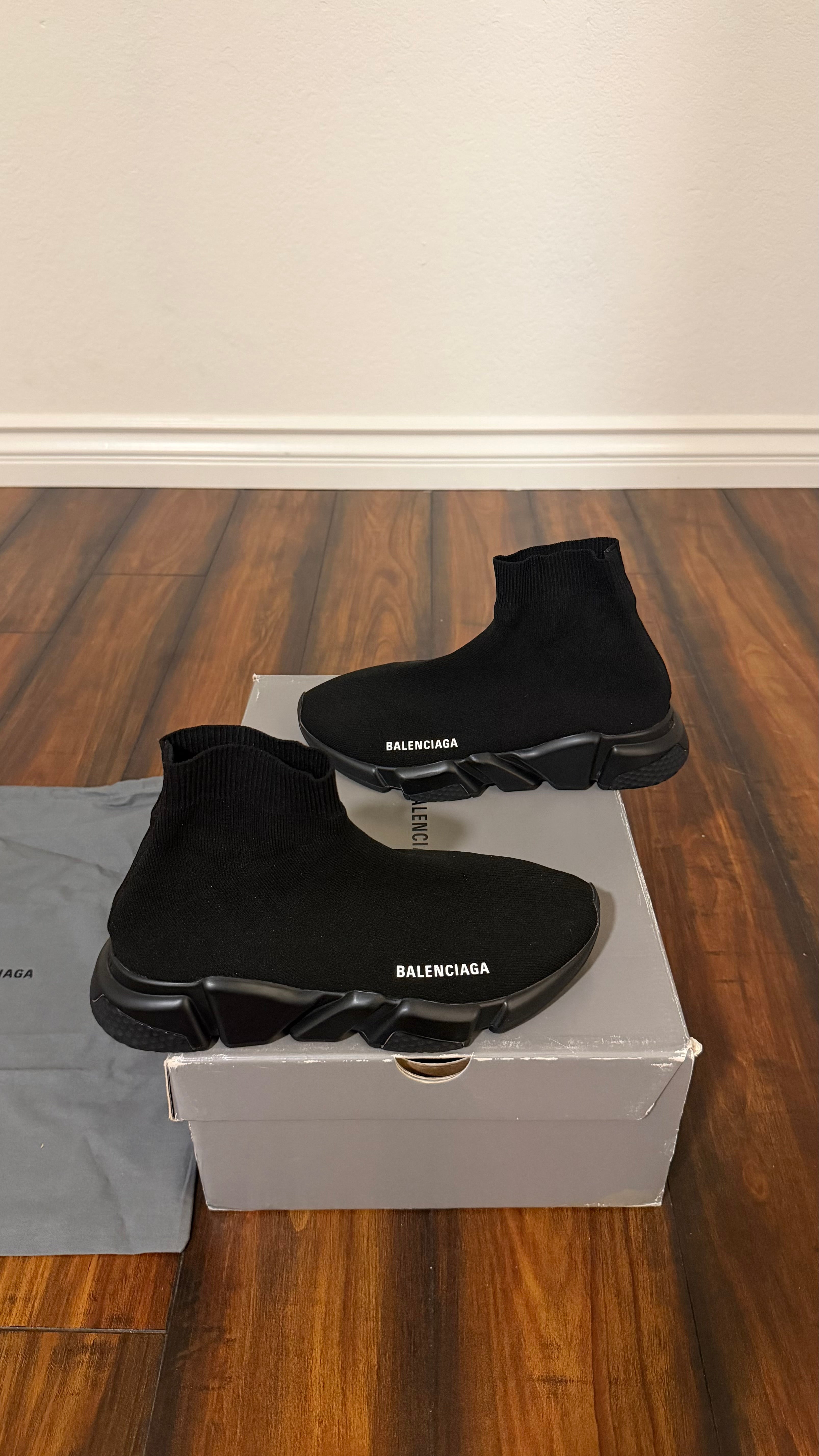 Balenciaga sock speed trainer (size 39EU - 7US)
