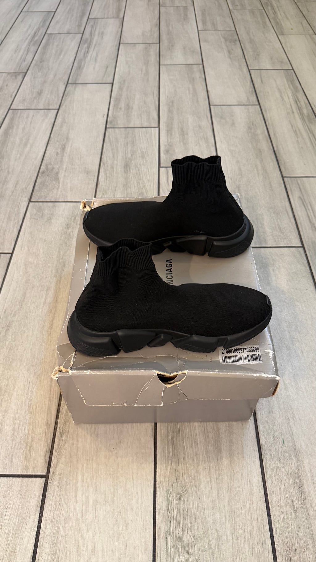 Balenciaga speed trainer (size 40EU - 7.5/8US)