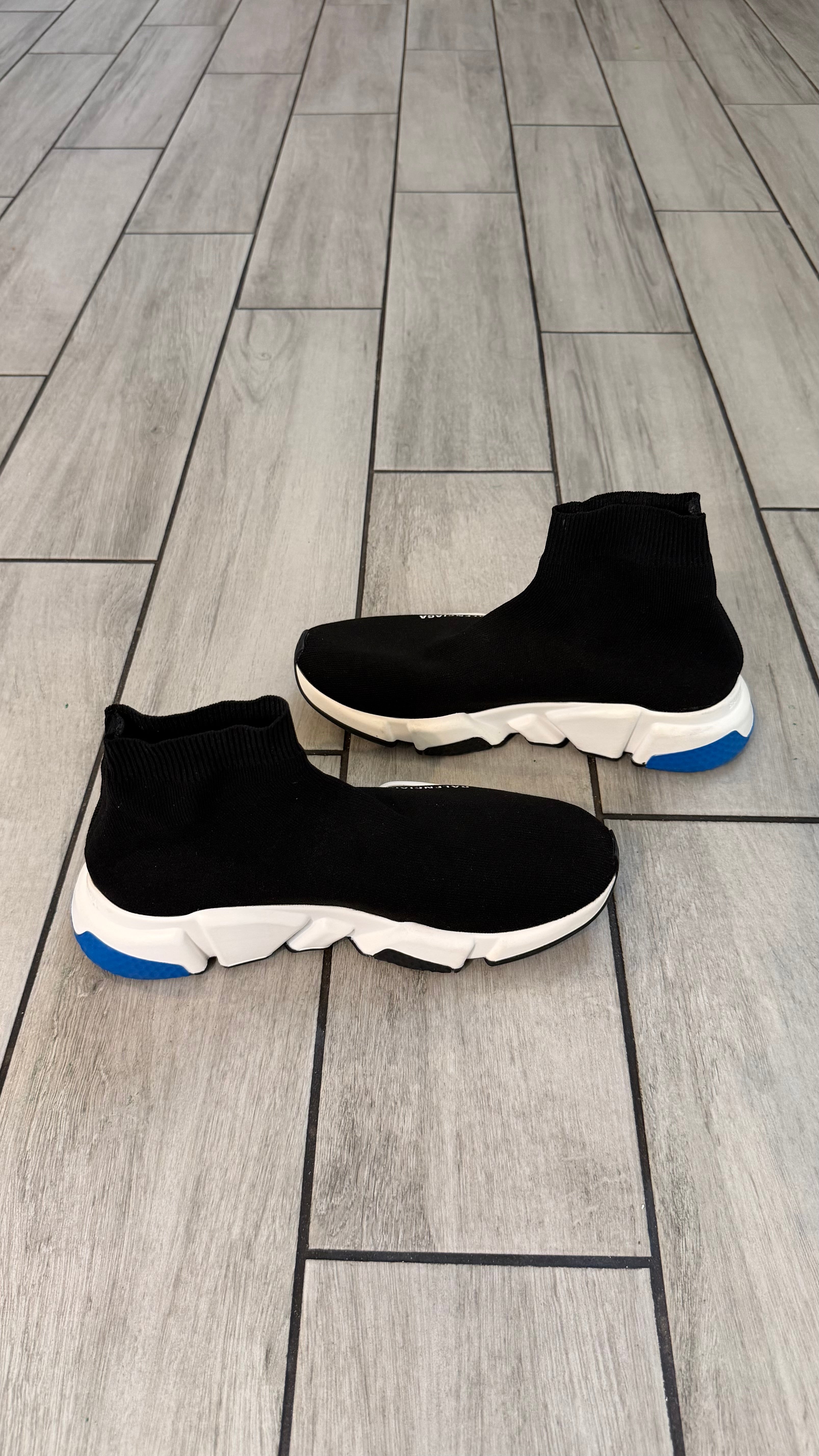 Balenciaga speed trainer (size 40EU - 7.5/8US)