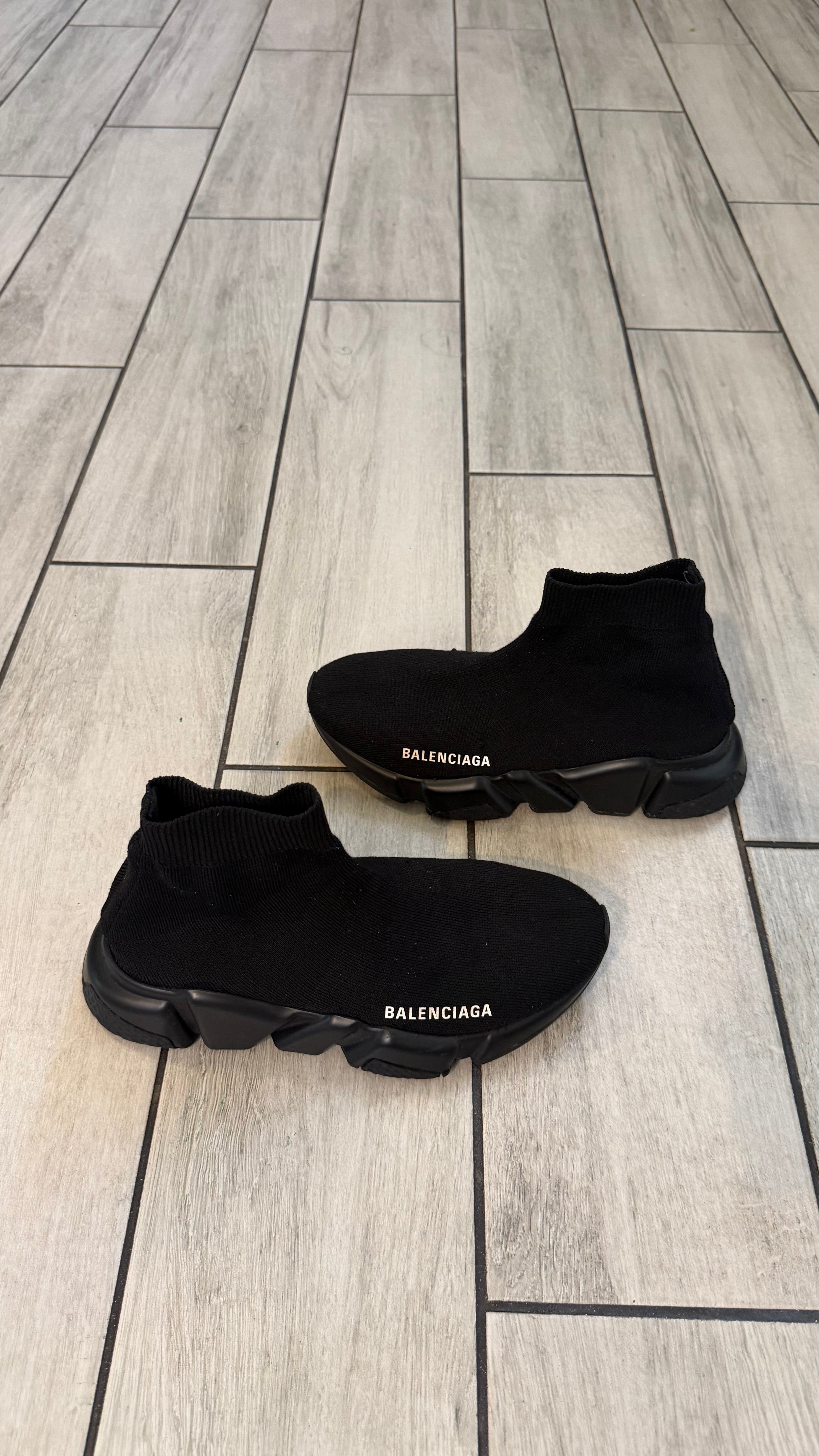 Balenciaga speed trainer (size 36EU - 6W - 4.5youth)