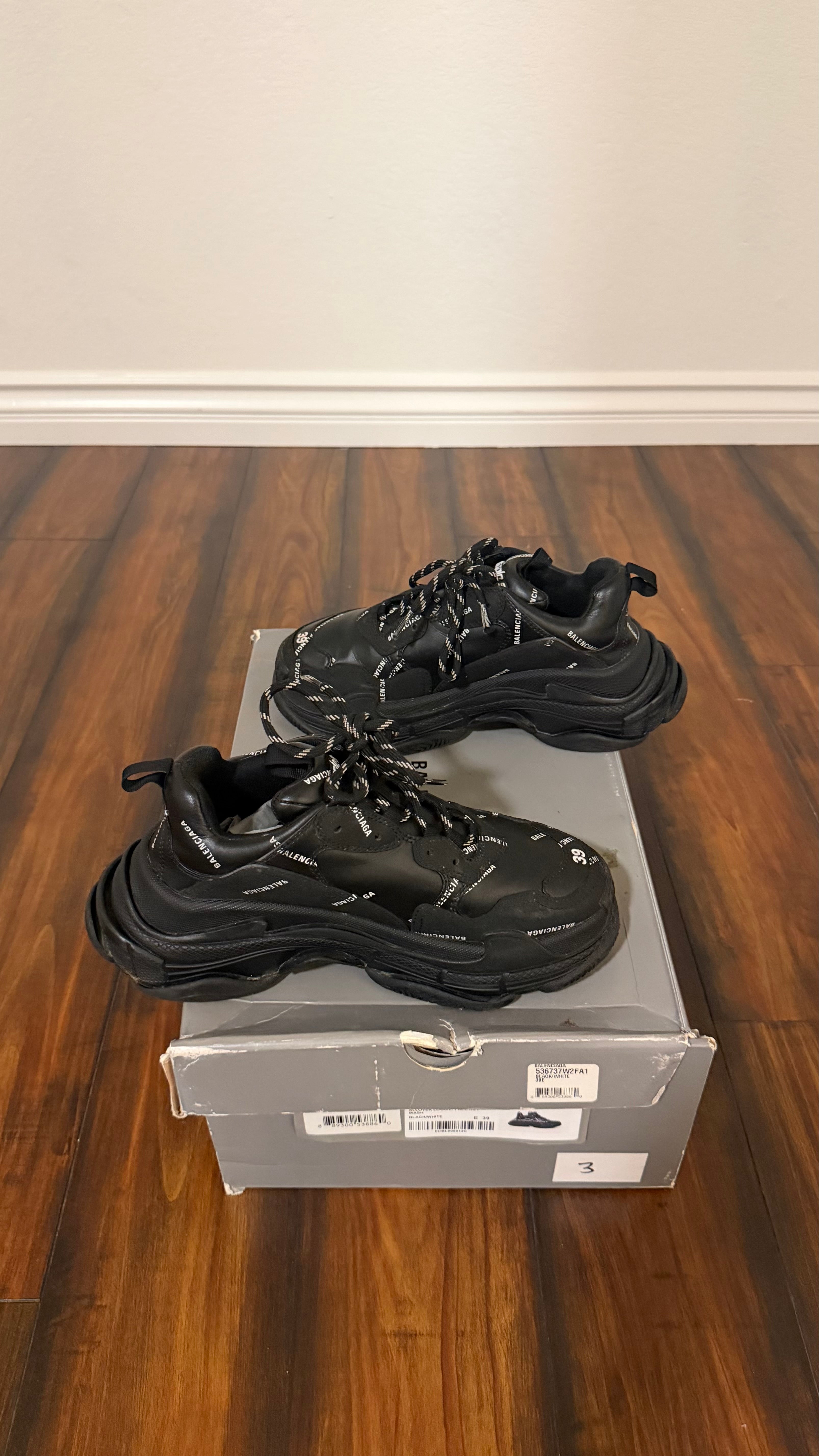 Balenciaga triple s sneakers (size 39EU - 6US)