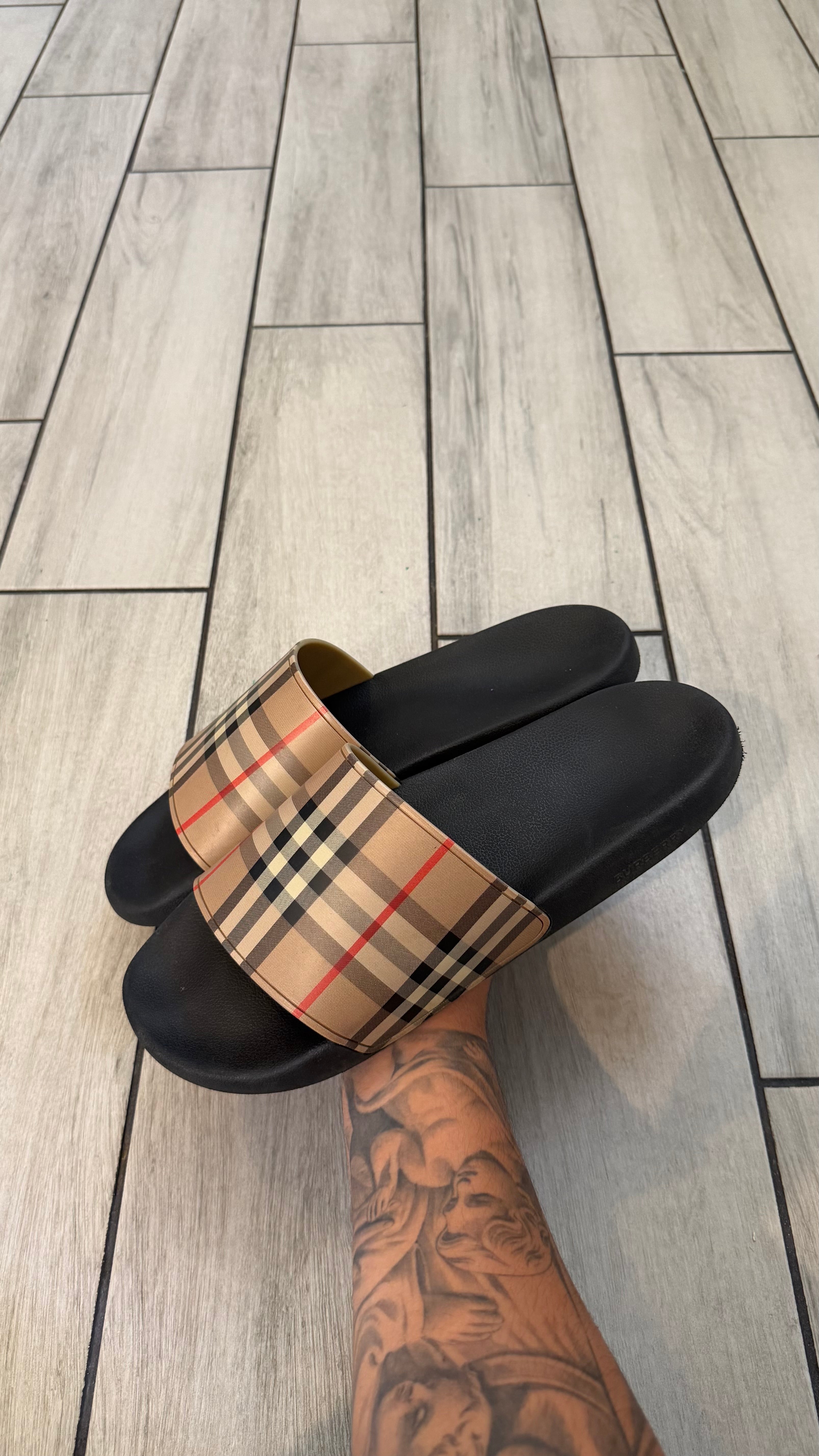 Burberry check slides (size 45EU - 11US)