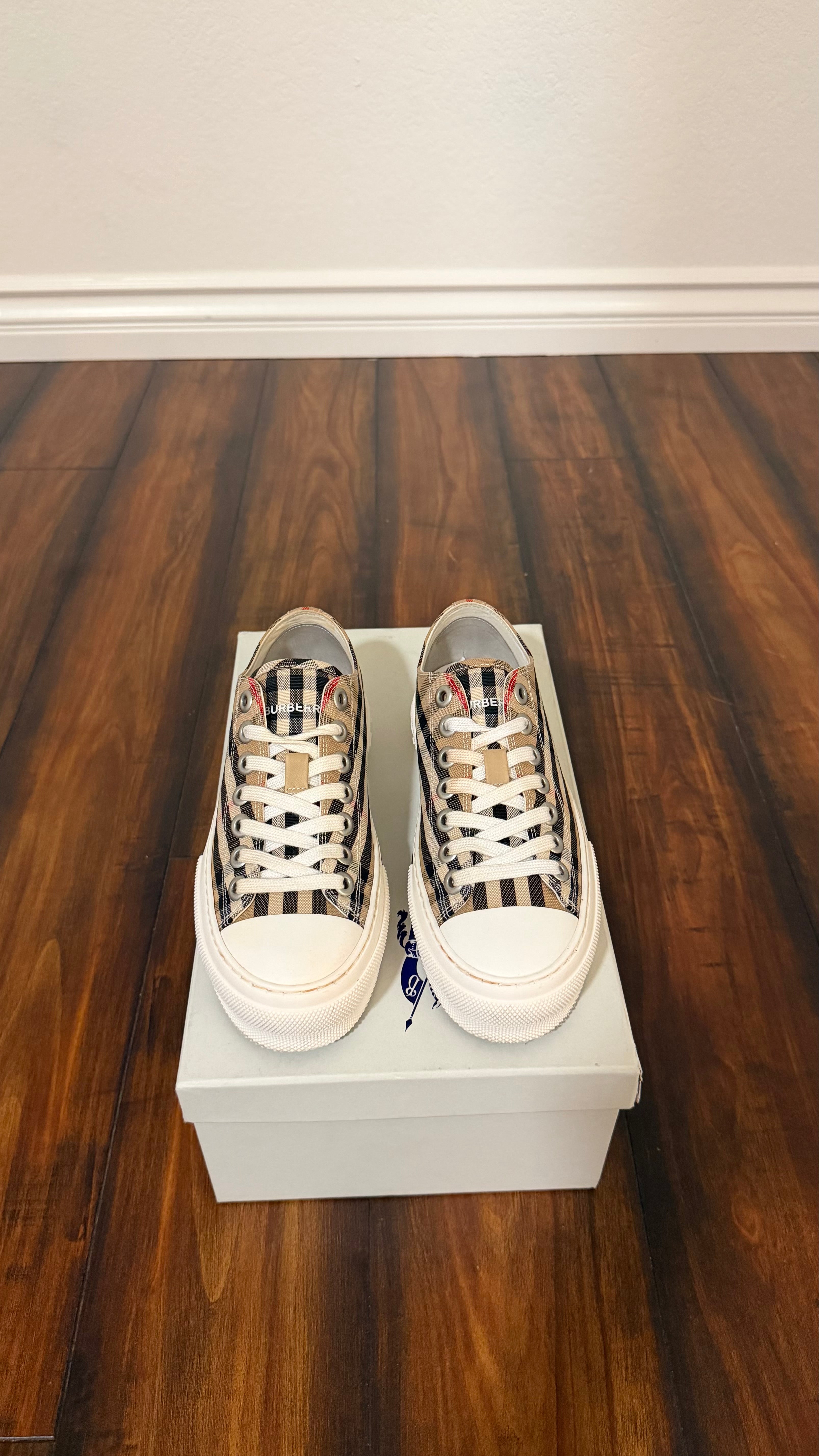 Burberry chuck sneakers (size 36.5EU - 6.5W - 5youth)