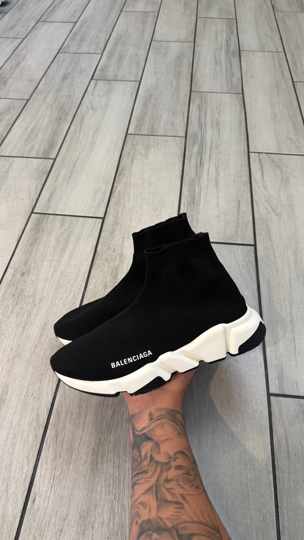Balenciaga speed trainer (size 39EU - 7.5US)