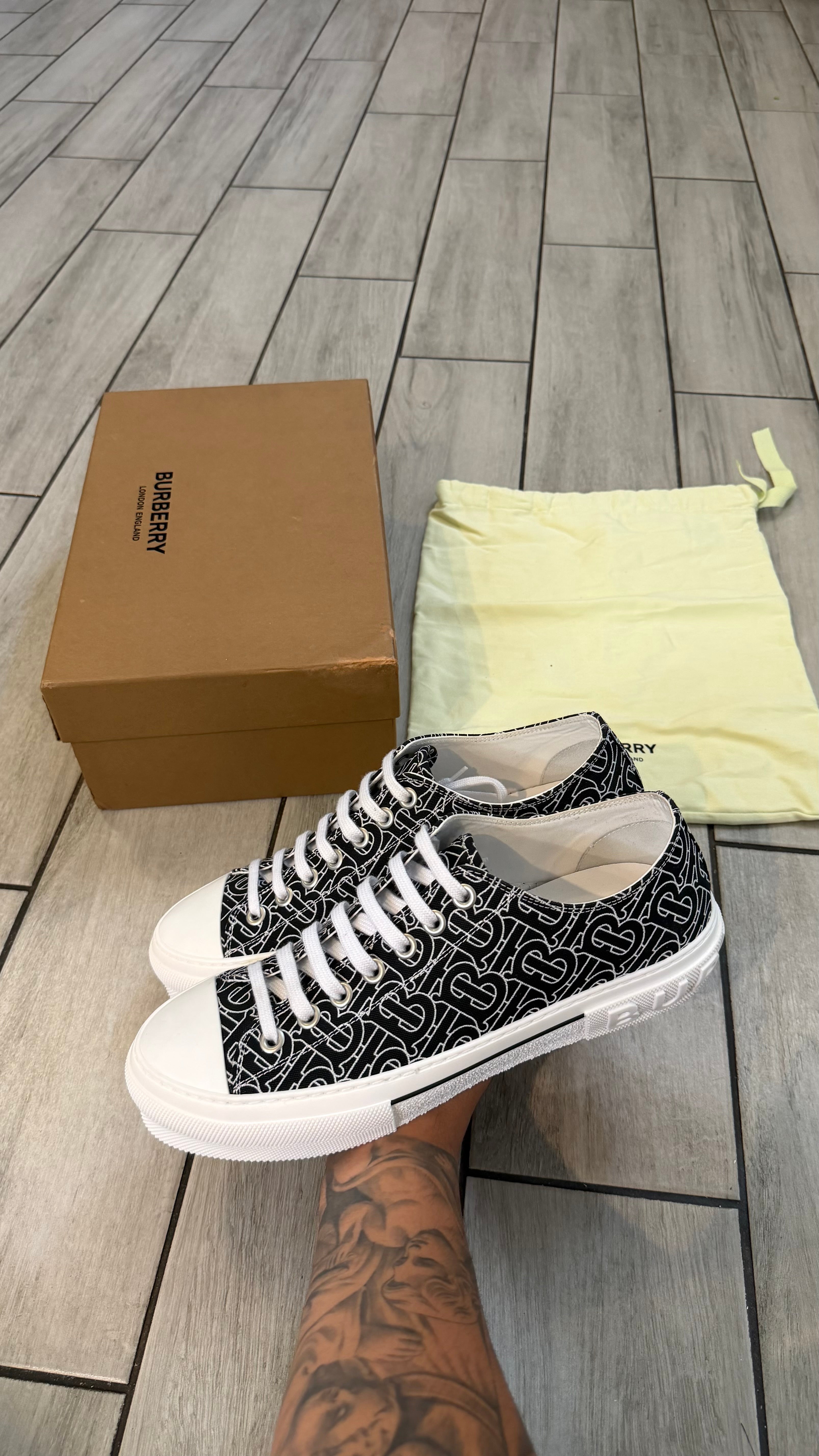 Burberry monogram canvas (size 45EU - 12US)