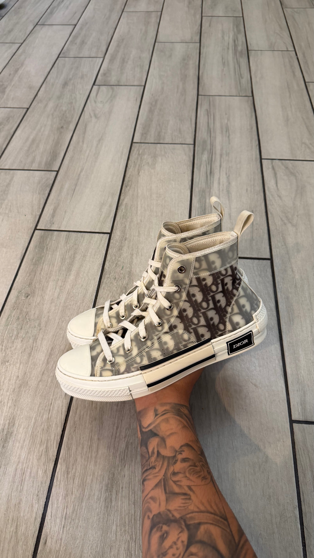 Christian Dior b23 (size 40EU - 8US)