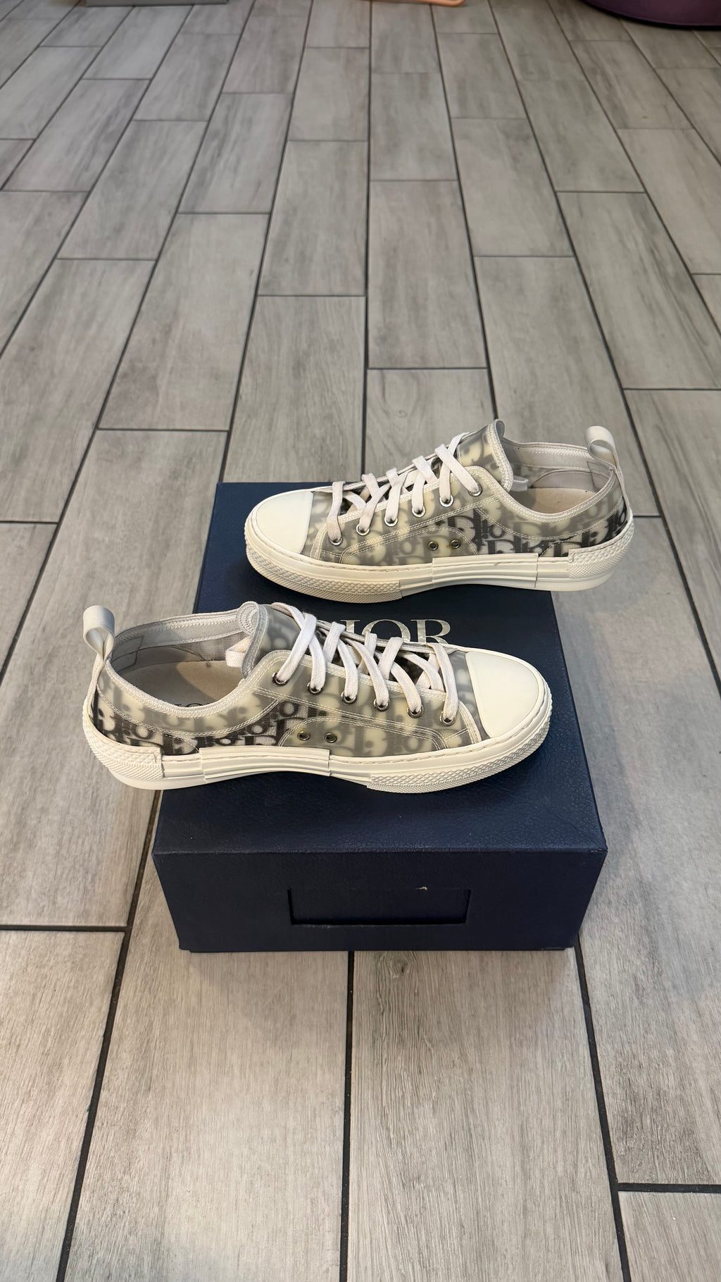 Christian Dior b23 (size 40EU - 8US)