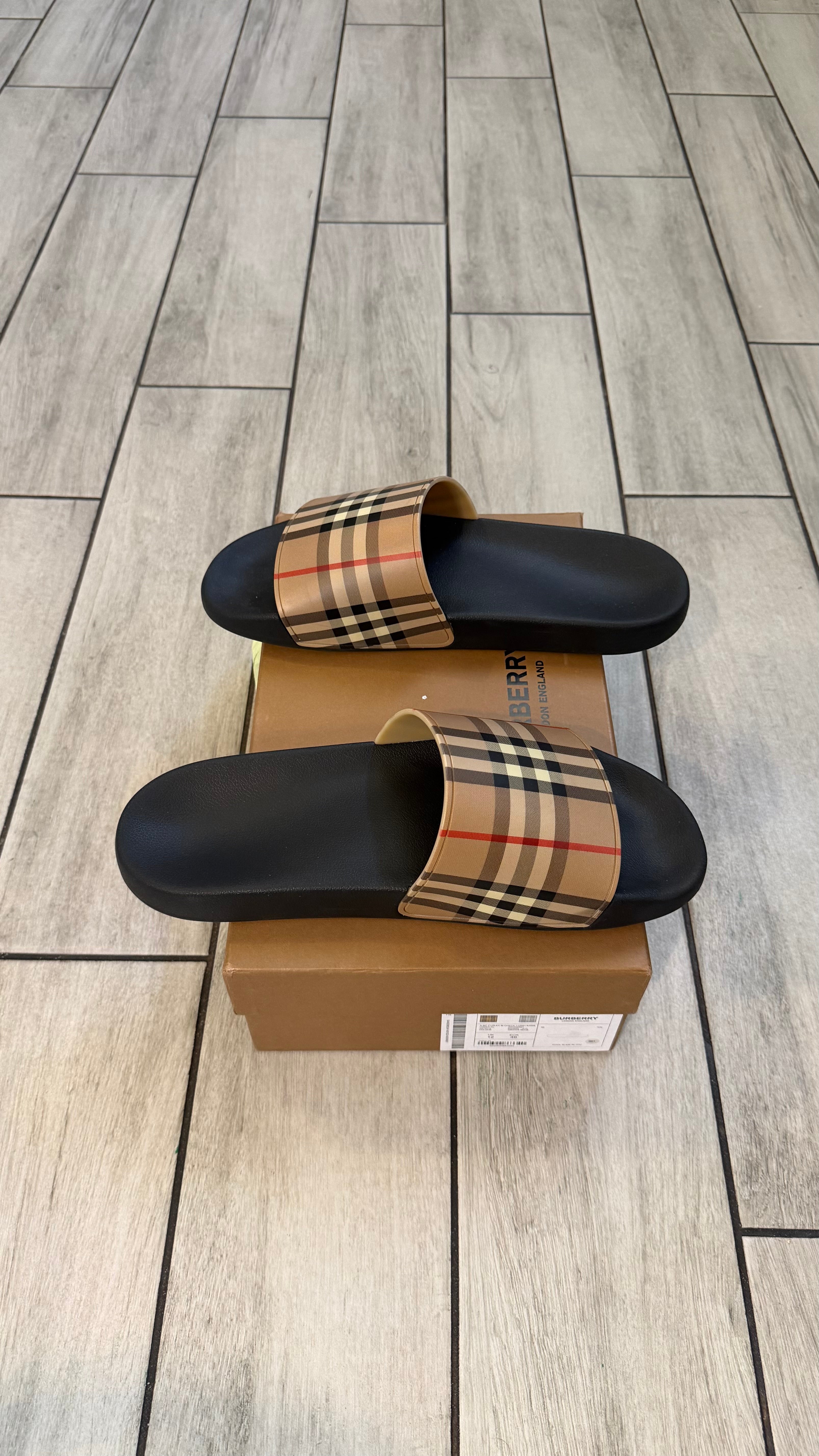 Burberry check slides (size 46EU - 11.5/12US