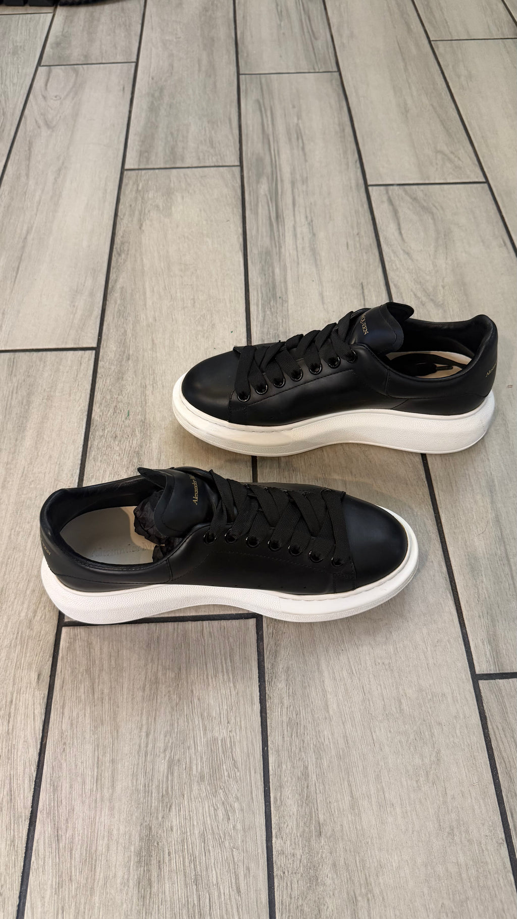 Alexander McQueen (size 39EU - 7US)