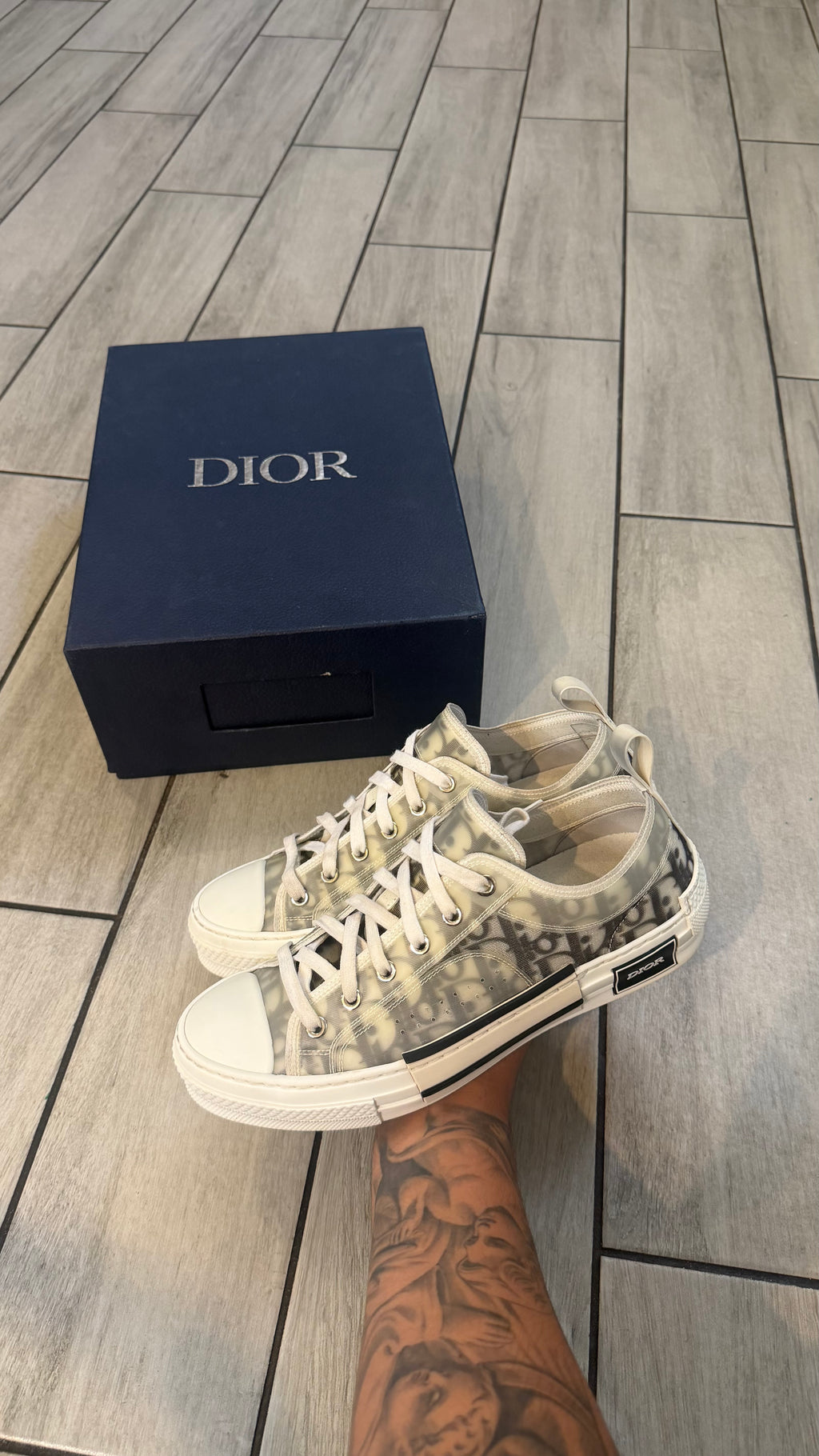 Christian Dior b23 (size 40EU - 8US)