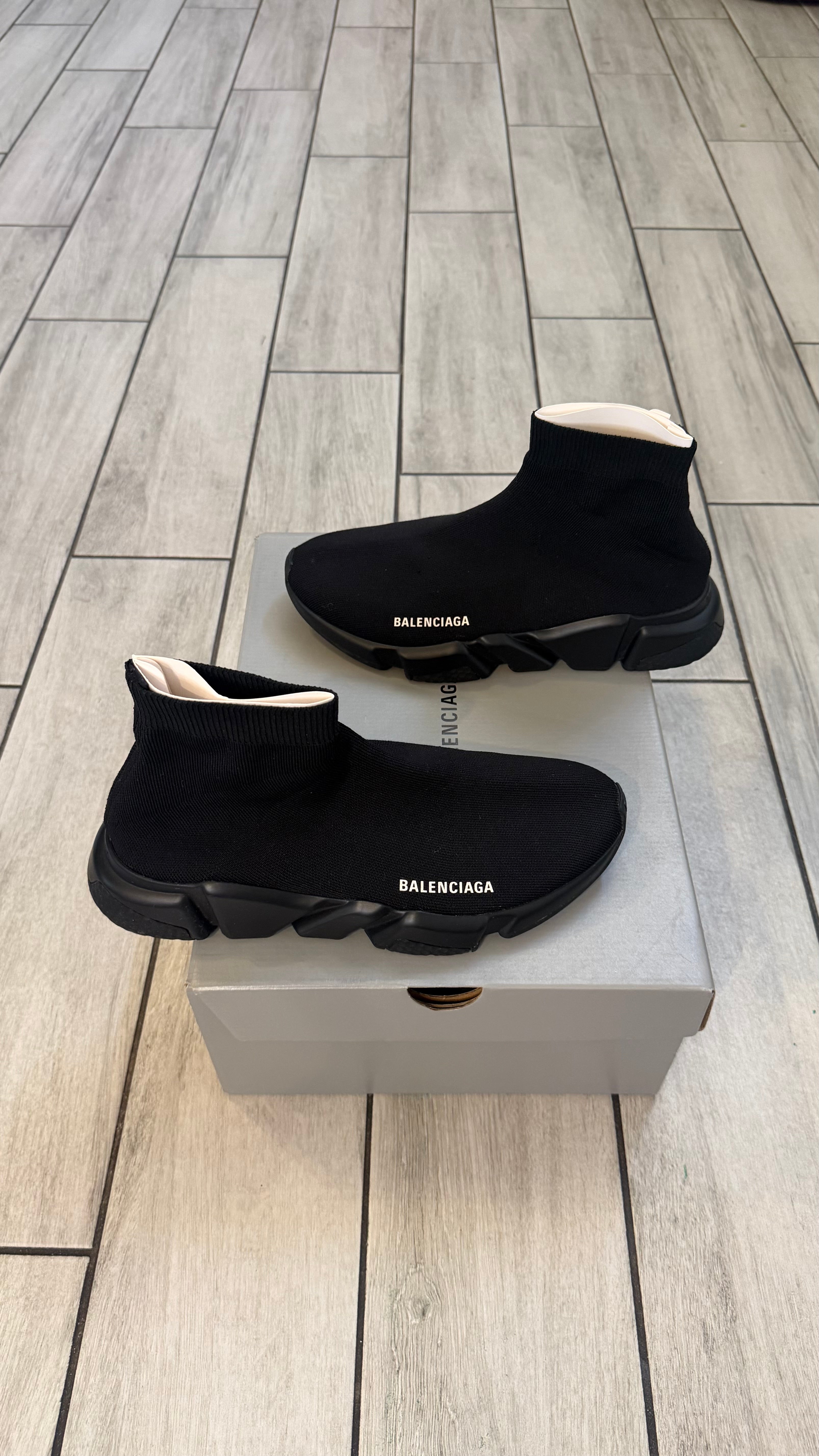 Balenciaga speed trainer (size 41EU - 8.5US)