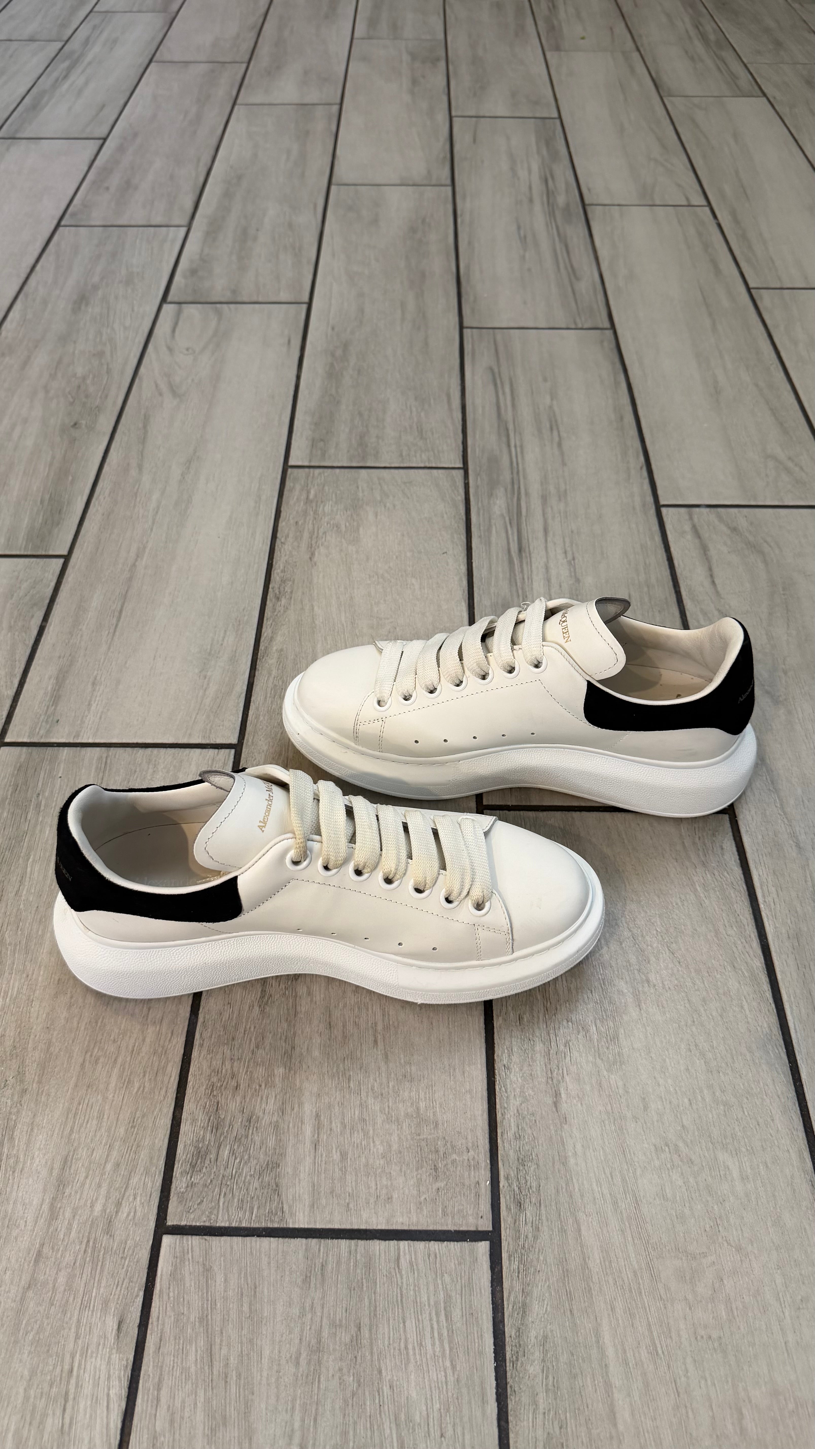 Alexander McQueen (size 39.5EU - 7.5US)