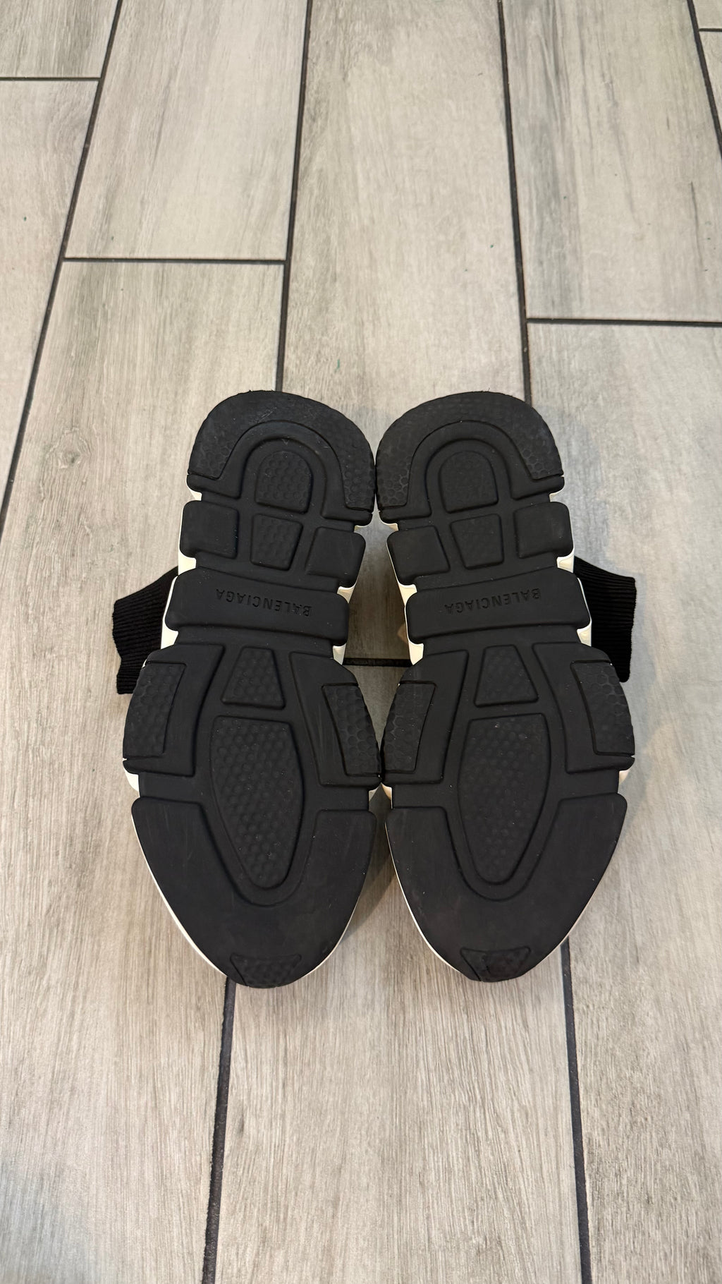 Balenciaga speed trainer (size 39EU - 7.5US)